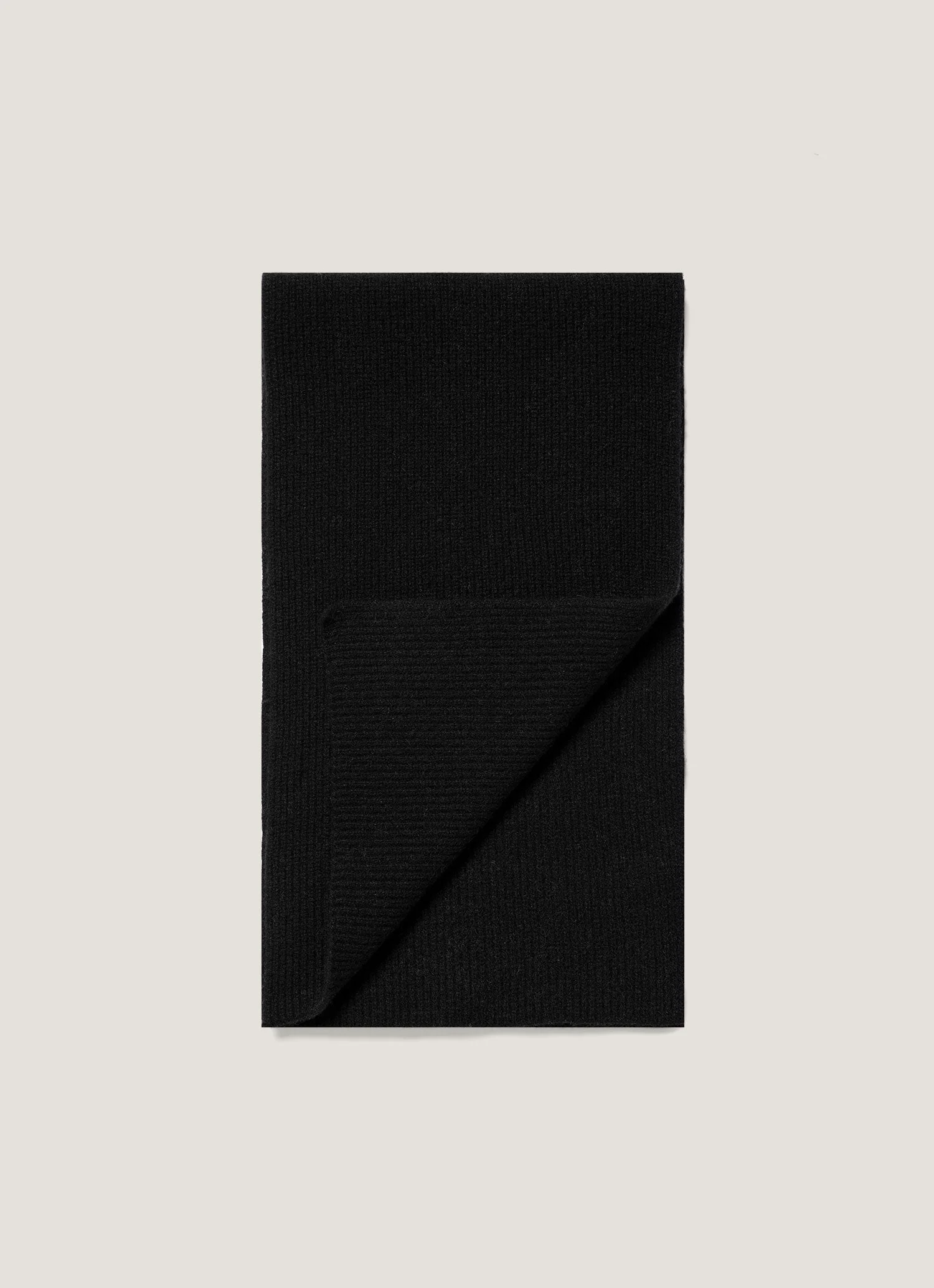 Cashmere Gift Set in Black - Image 3