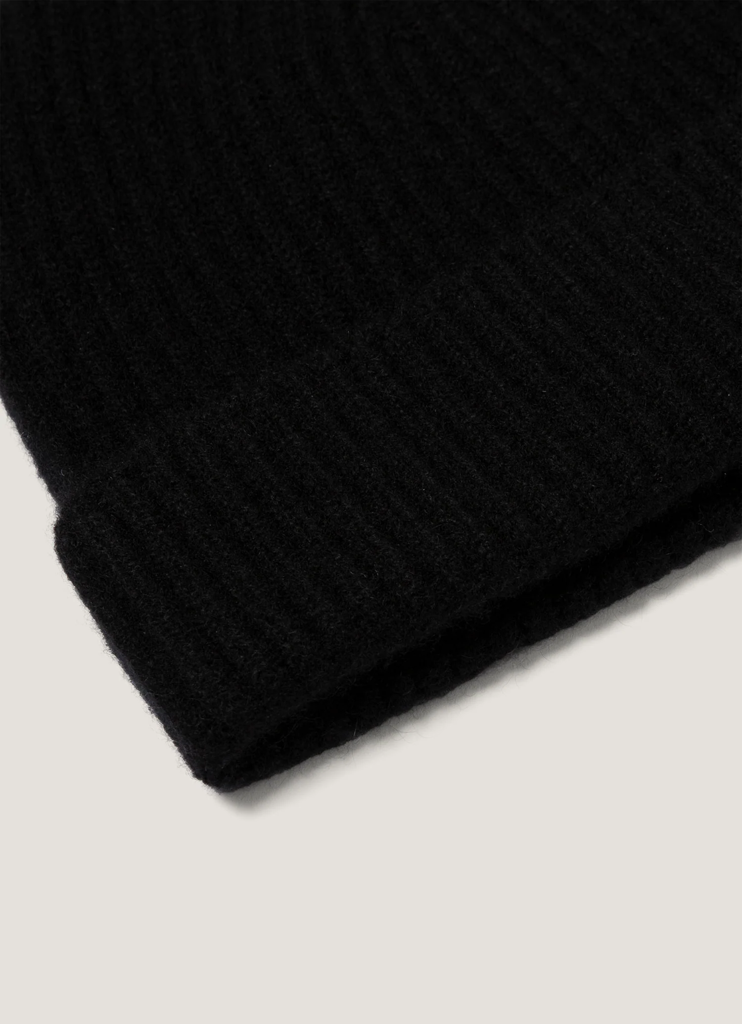 Cashmere Ribbed Hat in Black - Image 2