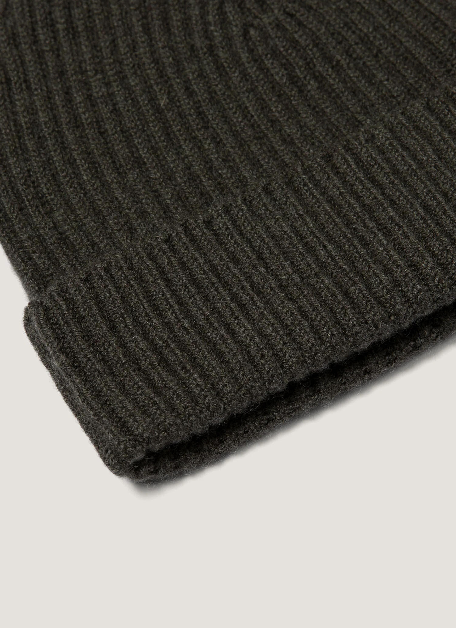 Cashmere Ribbed Hat in Dark Green - Image 2