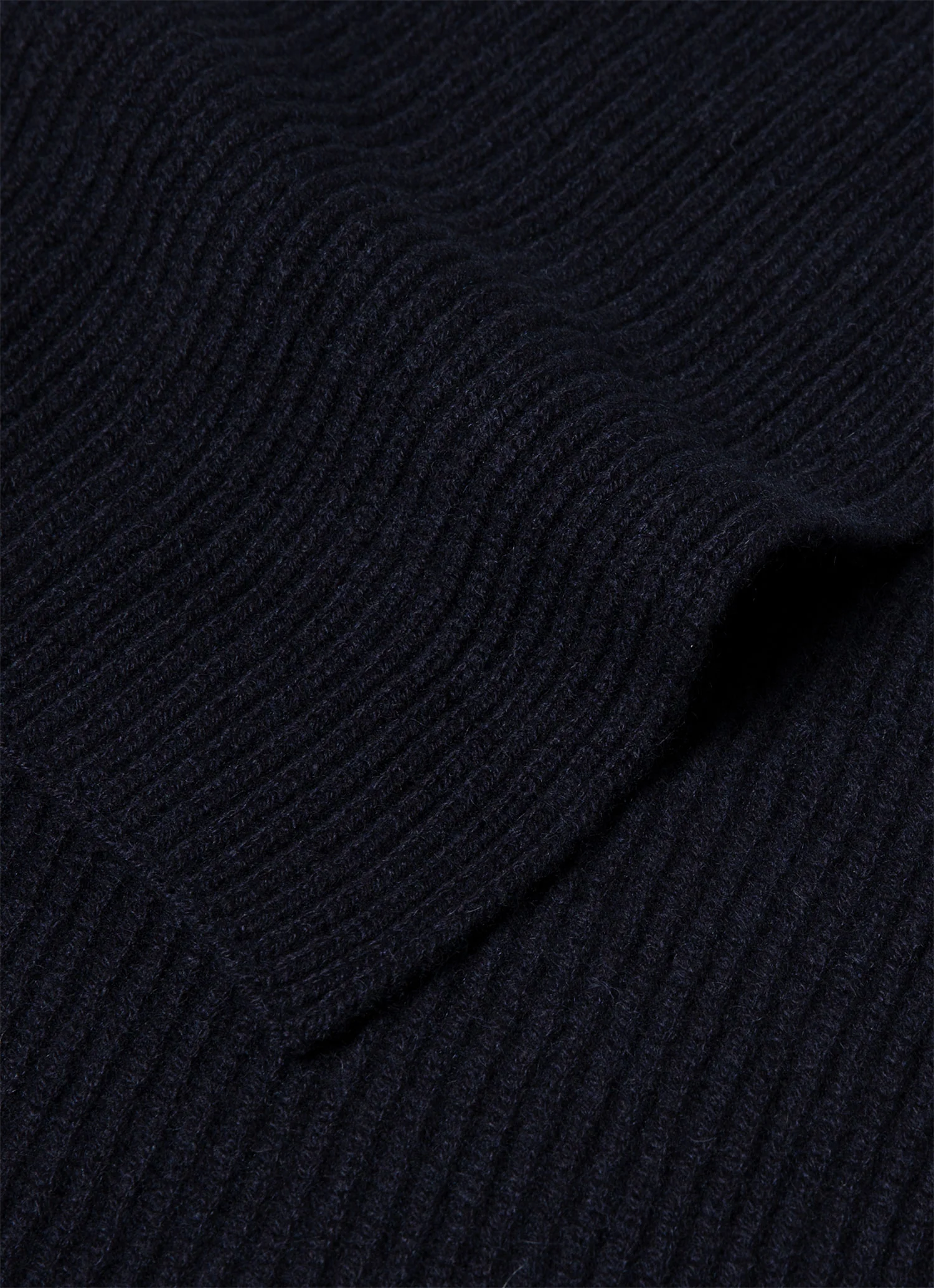 Cashmere Ribbed Scarf in Navy - Image 2