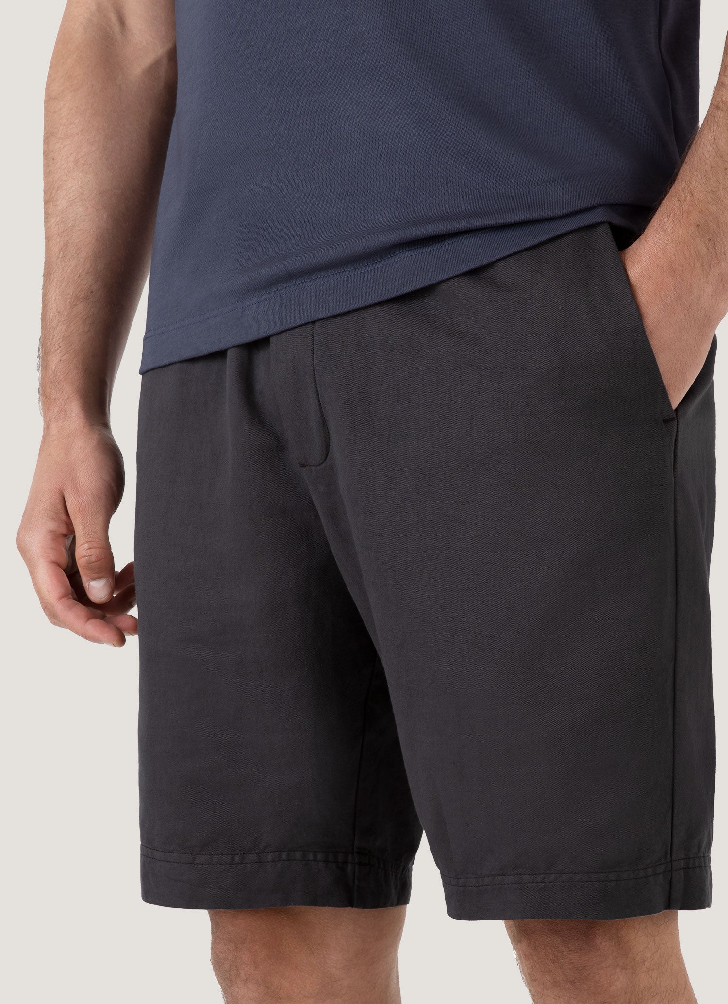 Men's Cotton Linen Drawstring Short in Charcoal - Image 5