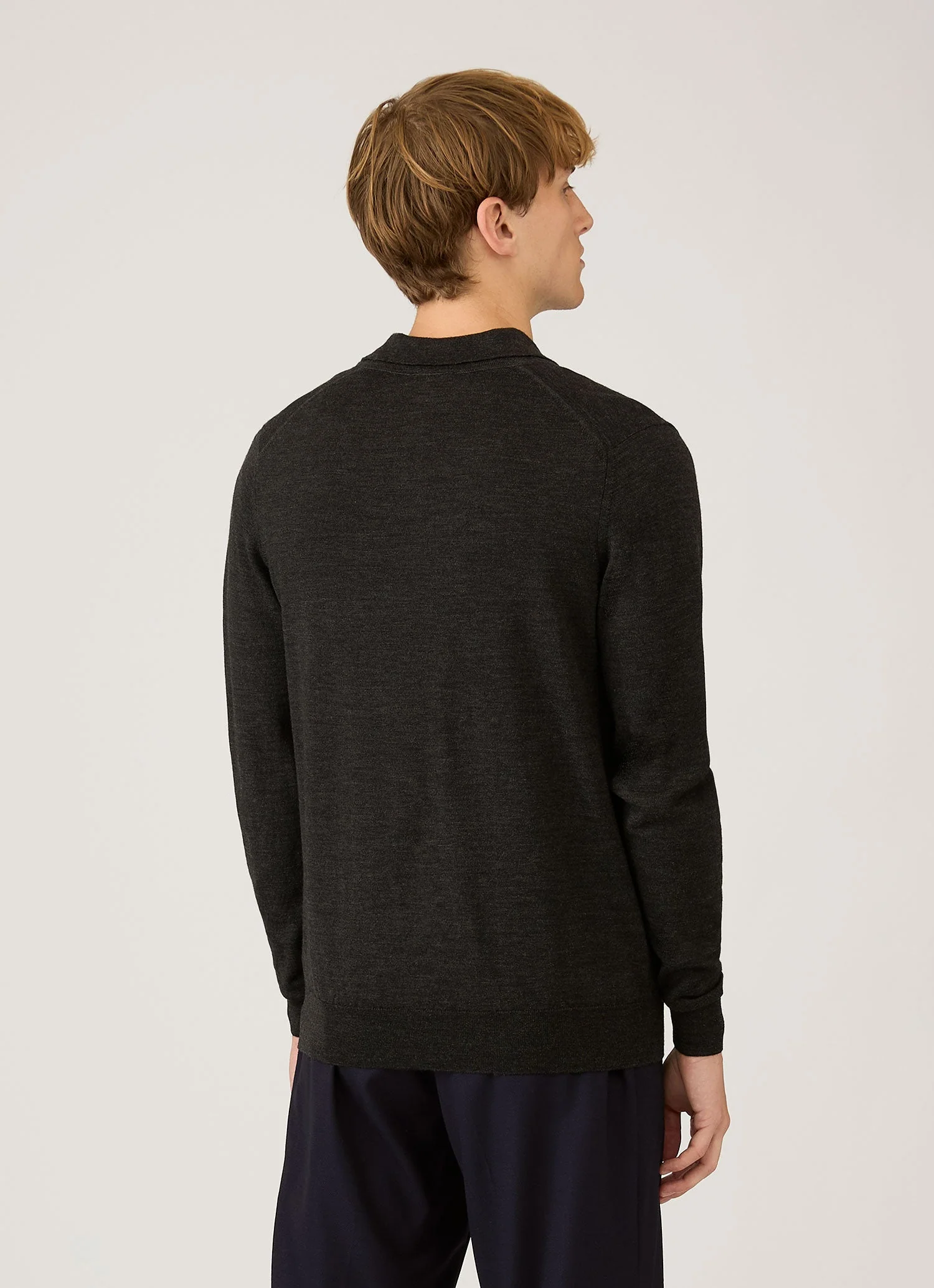 Men's Extra-Fine Merino Knitted Polo Shirt in Charcoal Melange - Image 4