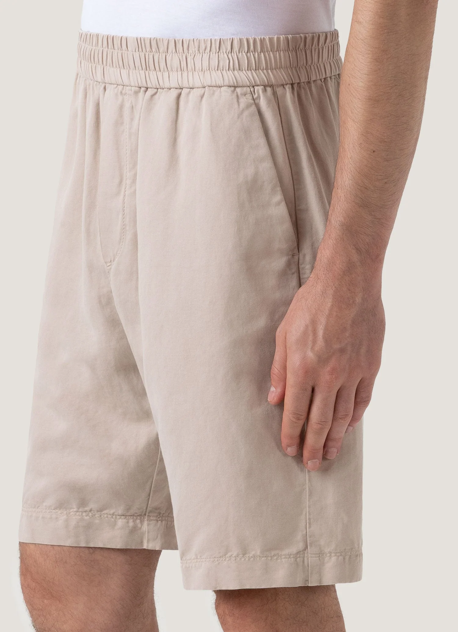 Men's Cotton Linen Drawstring Shorts in Light Sand - Image 5