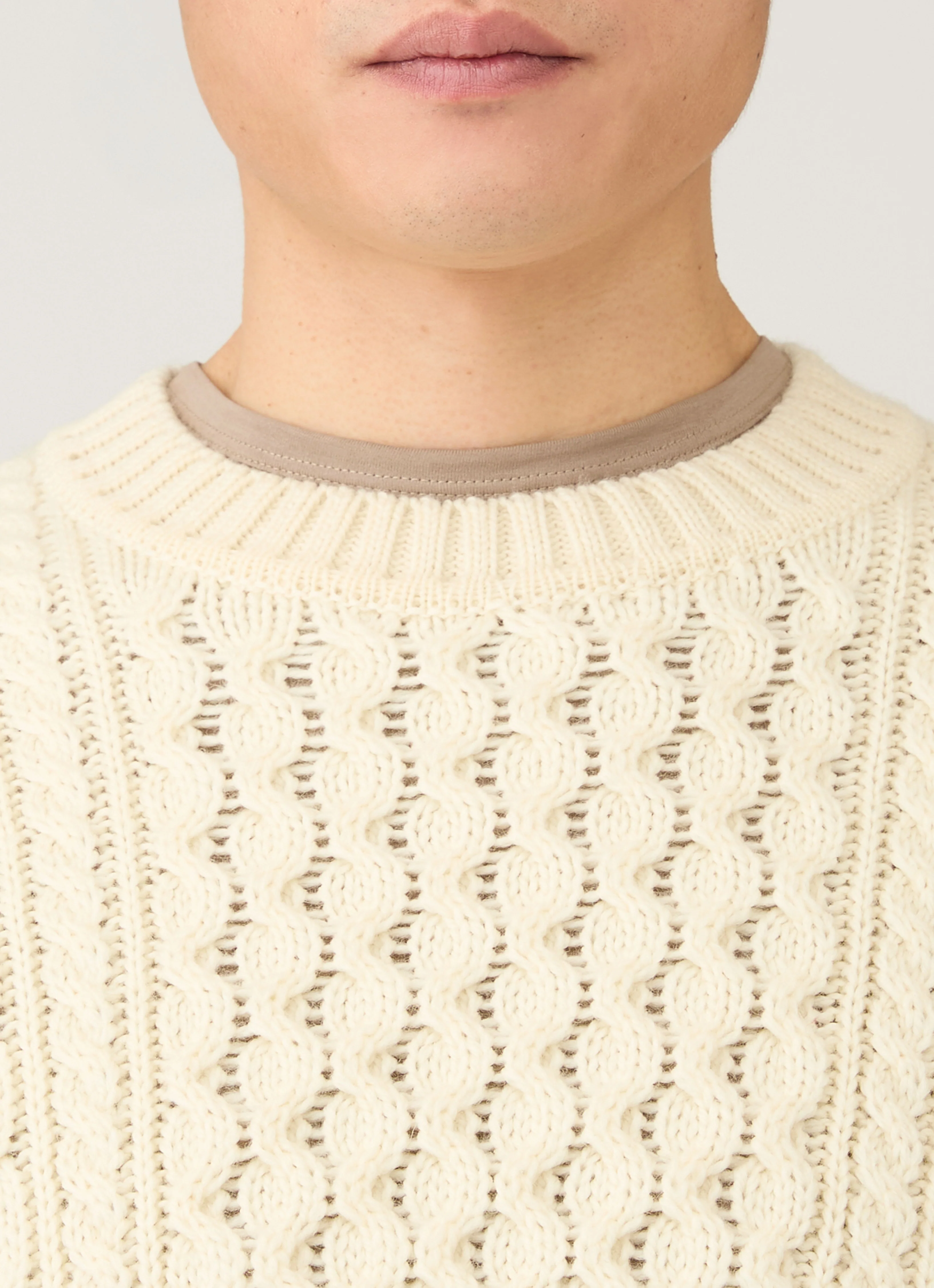 Men's Cable Knit Jumper in Ecru - Image 6