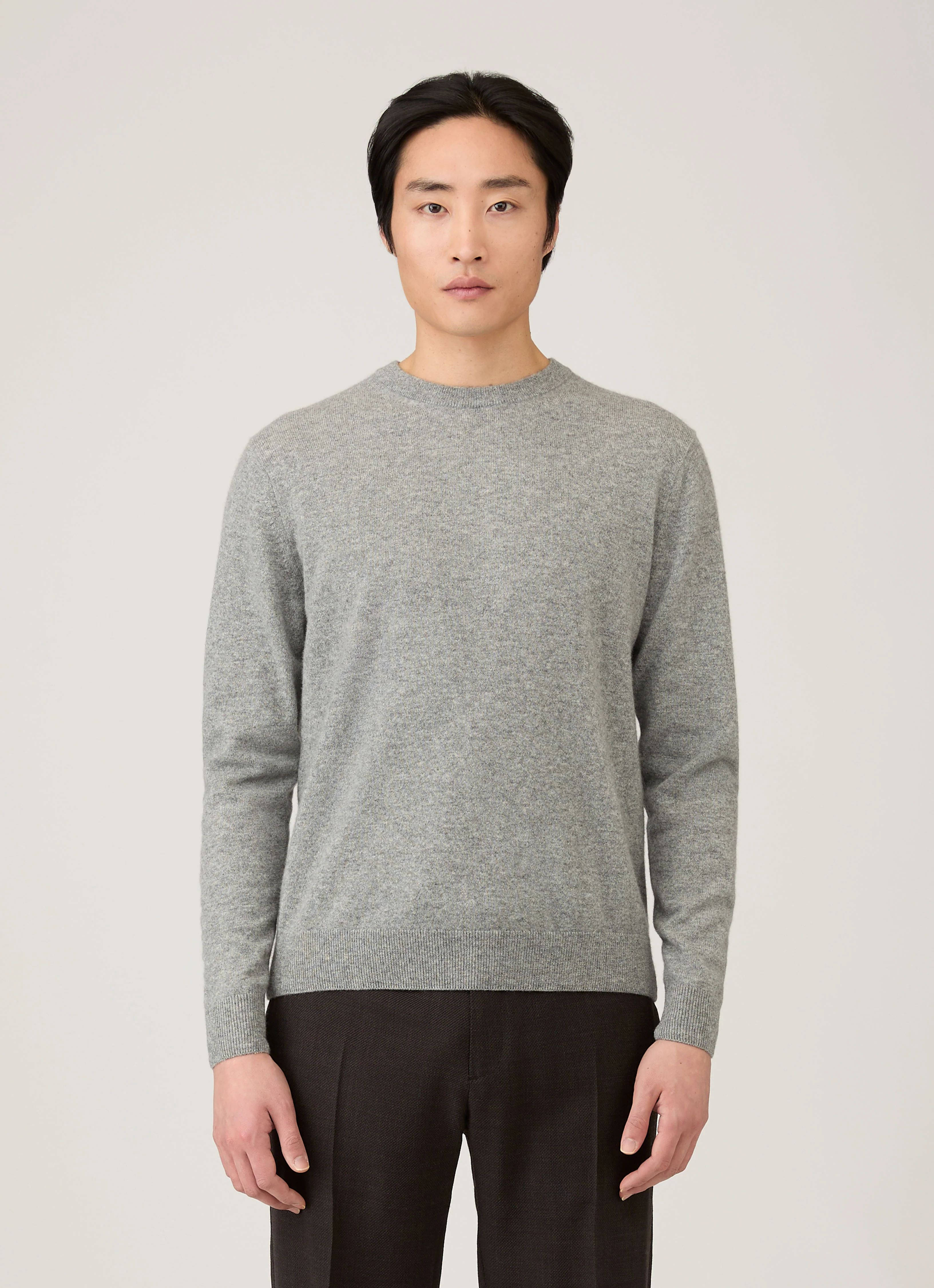 Men's Cashmere Crew Neck Jumper in Grey Melange - Image 2