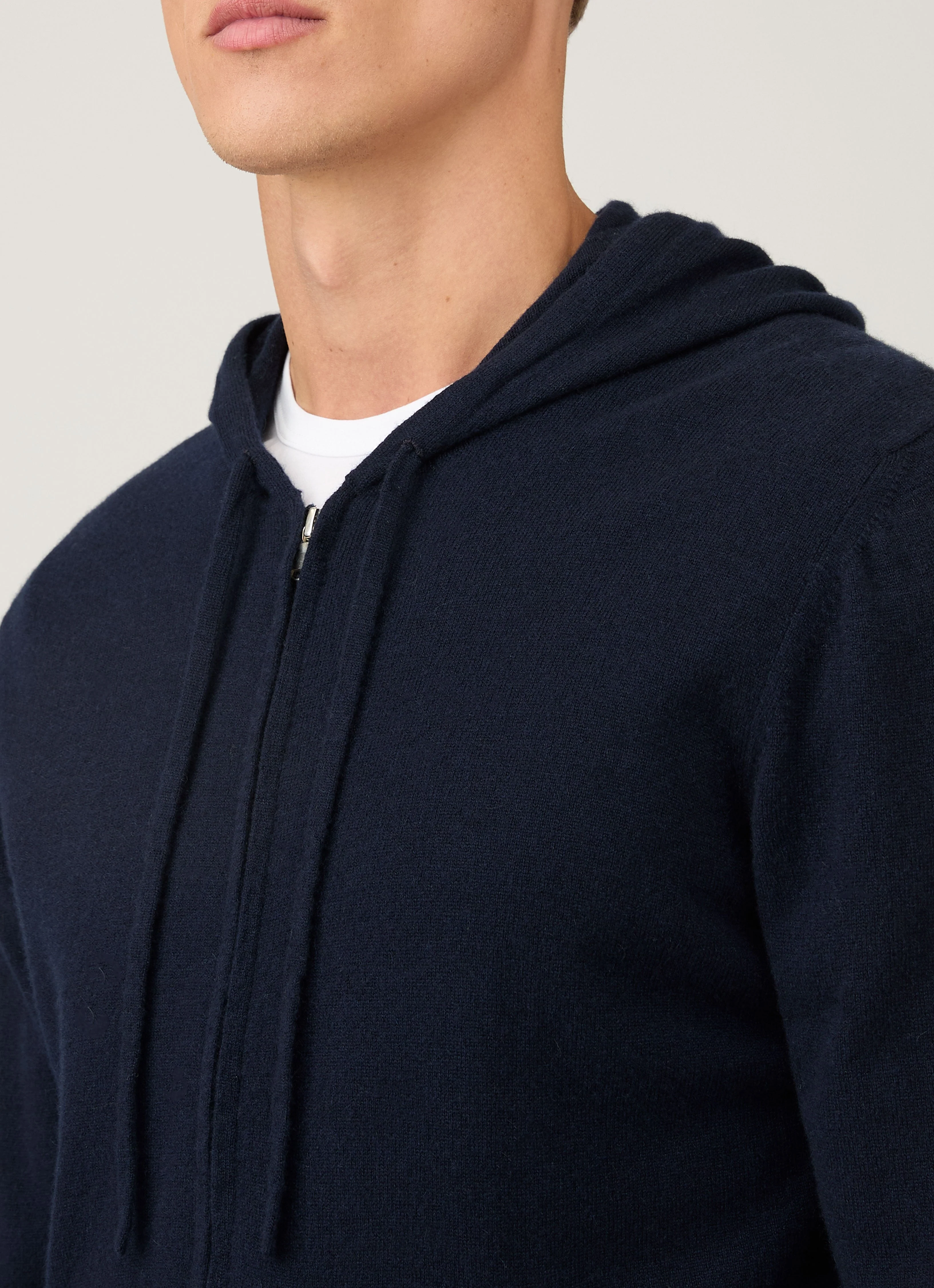Men's Cashmere Hoodie in Navy - Image 6