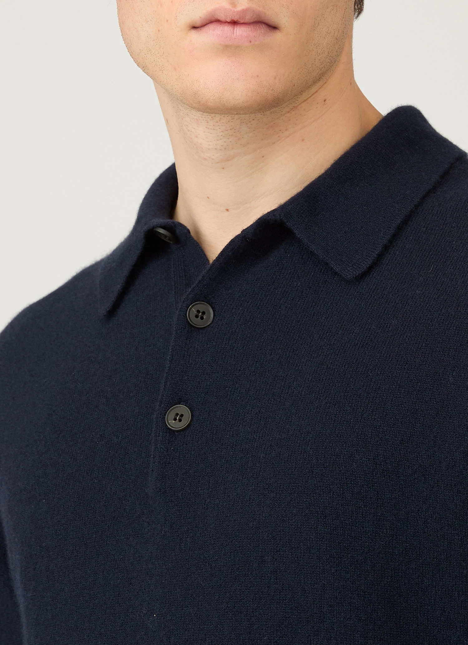 Men's Cashmere Knitted Polo Shirt in Navy - Image 6