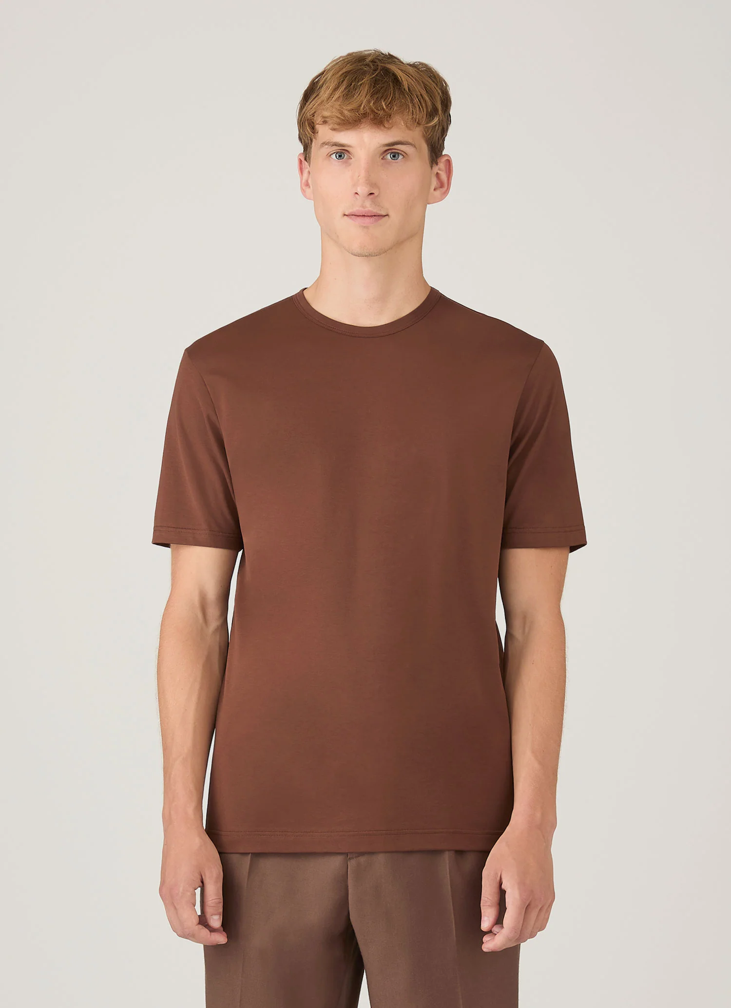 Men's Classic T-shirt in Conker Brown - Image 2