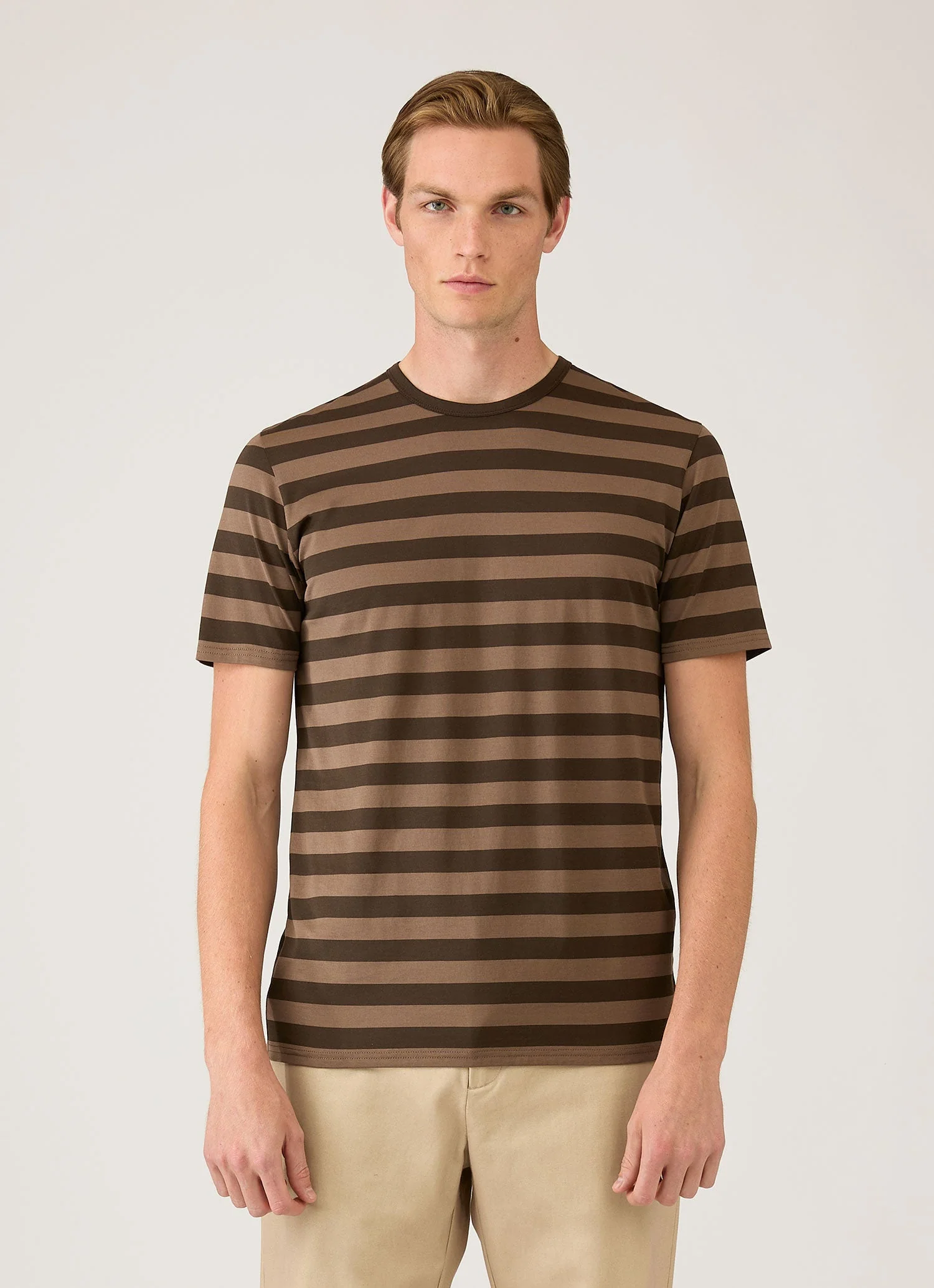 Men's Classic T-shirt in Dark Cedar/Dark Chocolate - Image 2