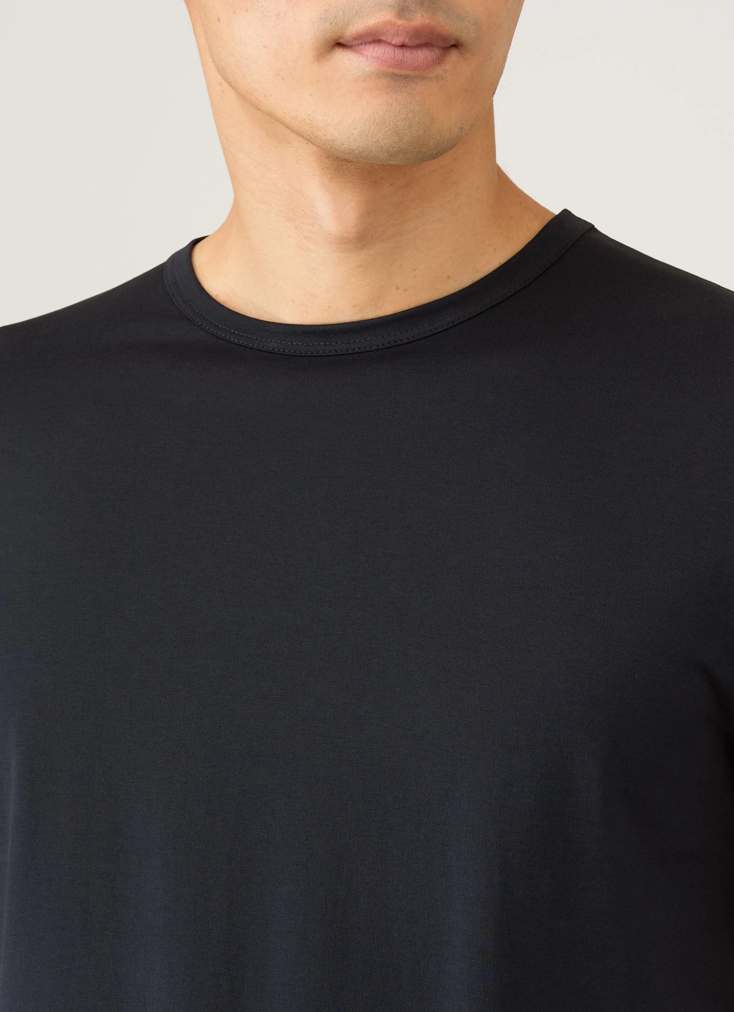 Men's Classic T-shirt in Midnight Navy - Image 6