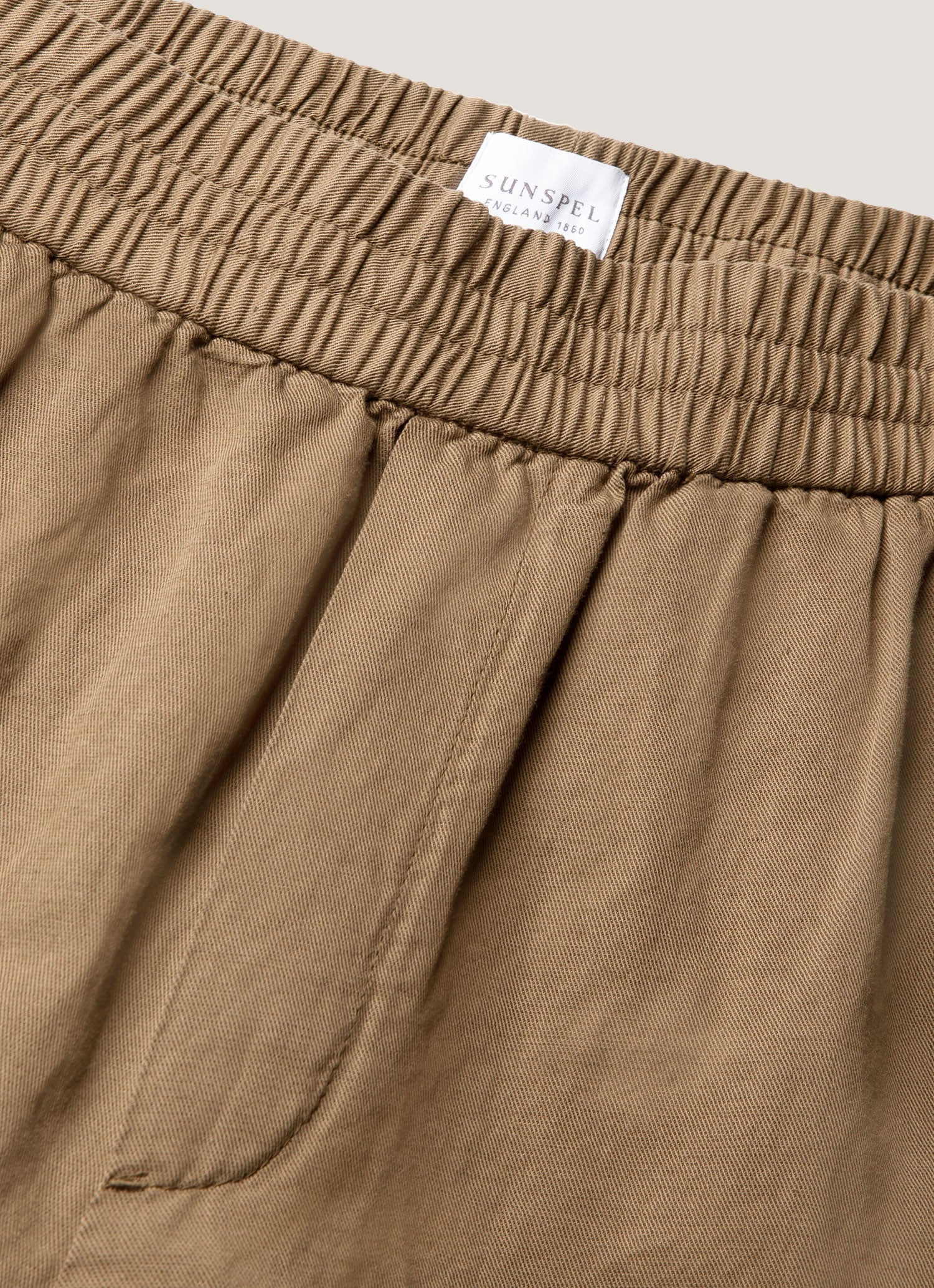 Men's Cotton Linen Drawstring Shorts in Dark Cedar - Image 4