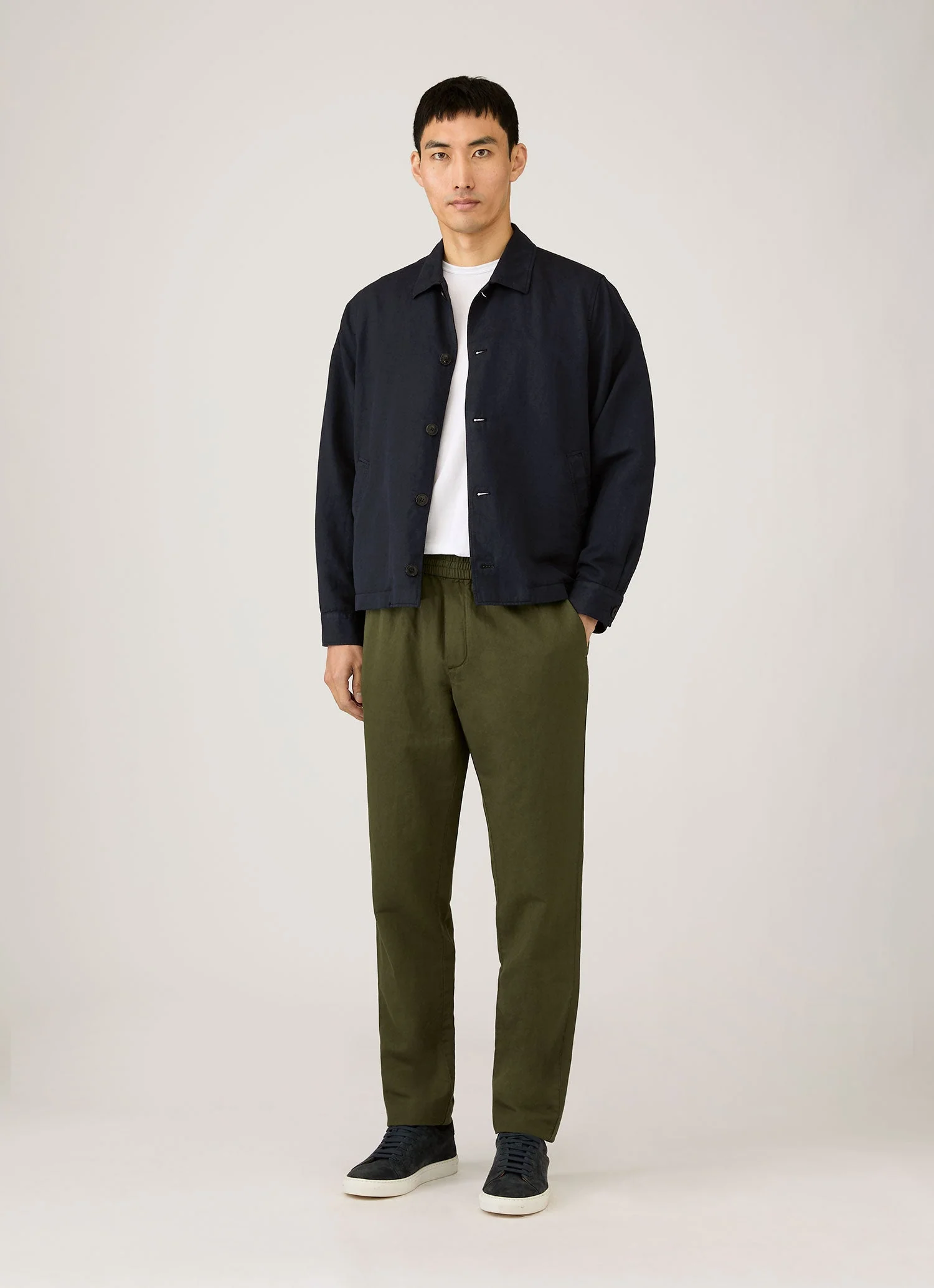 Men's Cotton Linen Drawstring Trouser in Deep Olive - Image 3