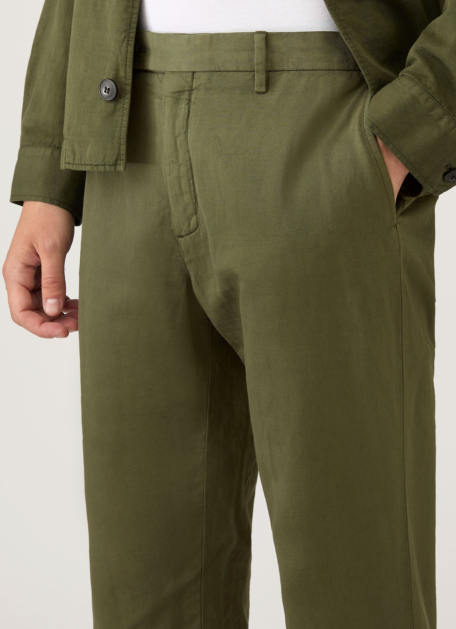Men's Cotton Linen Trouser in Deep Olive - Image 6