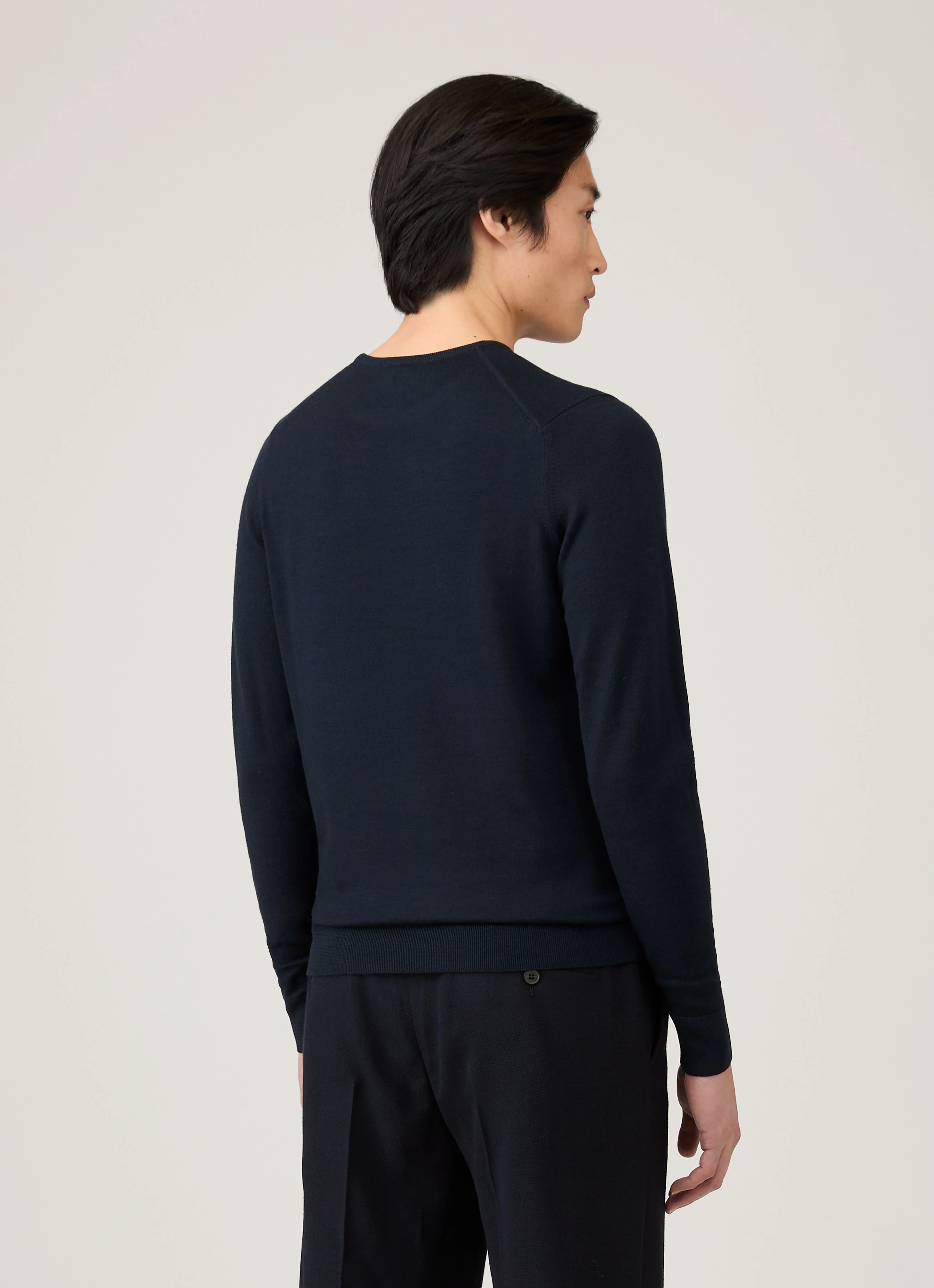 Men's Extra-Fine Merino Crew Neck in Navy - Image 5