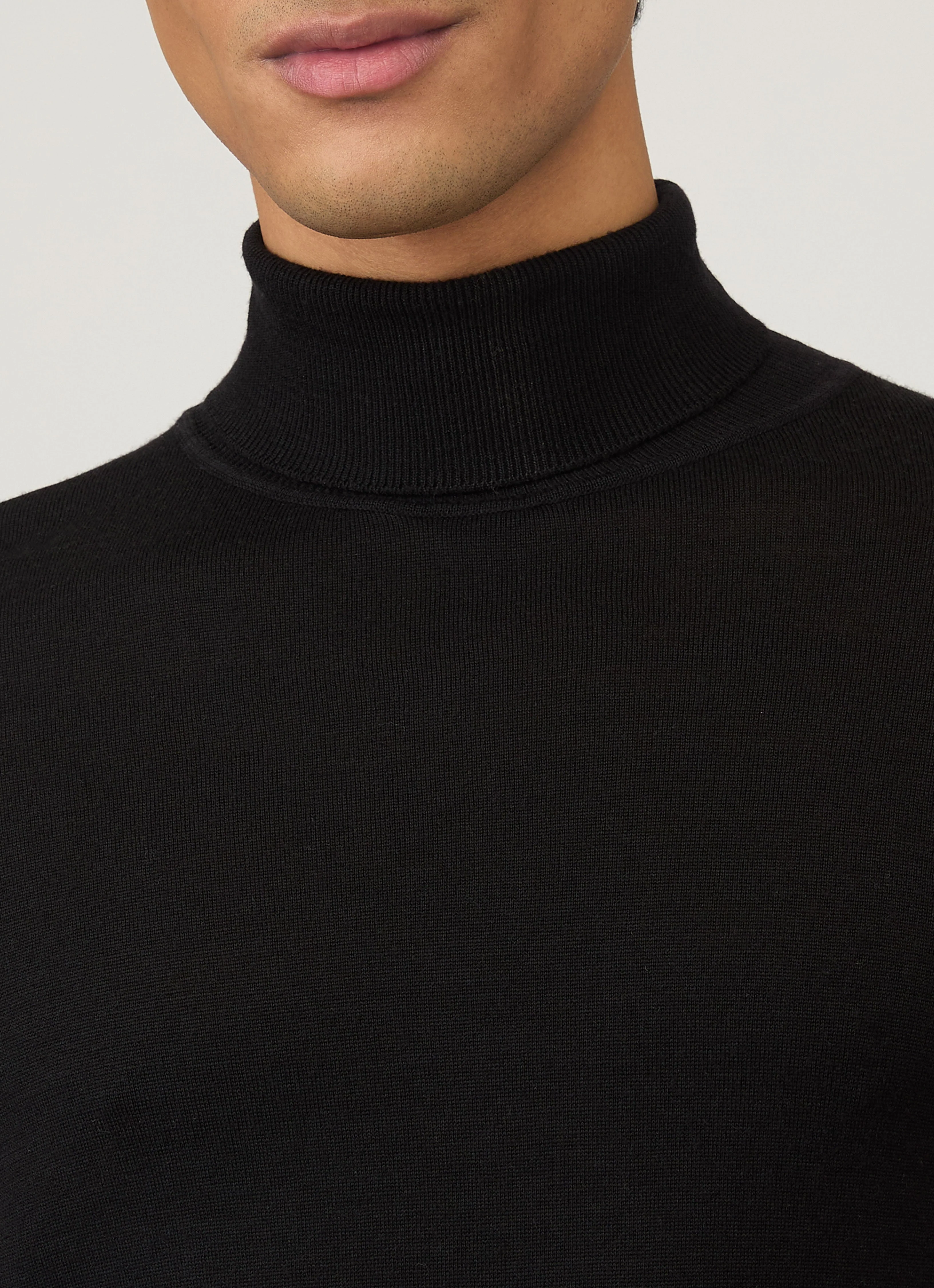 Men's Extra-Fine Merino Roll Neck in Black - Image 6