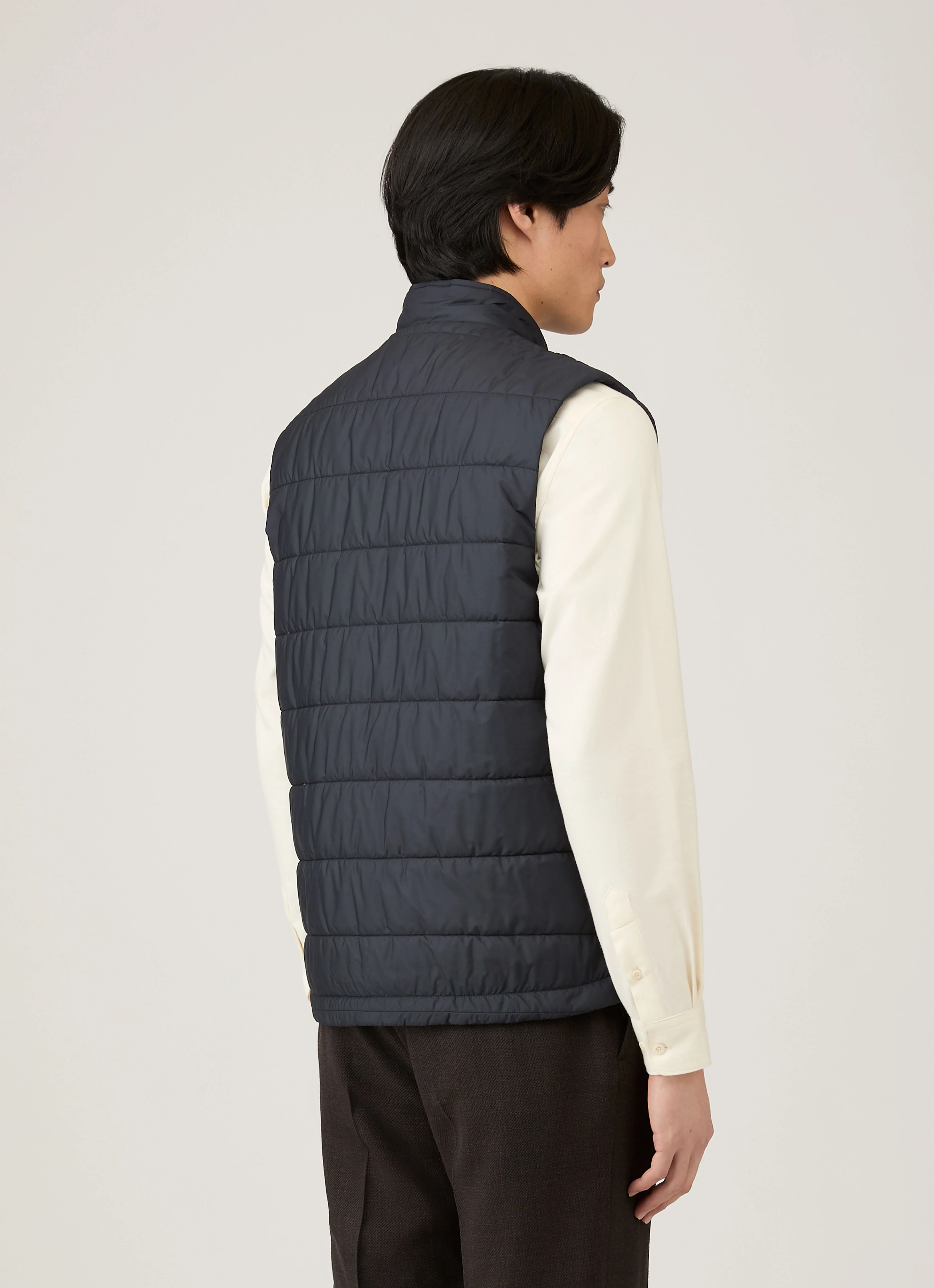 Men's Insulated Gilet in Navy - Image 5