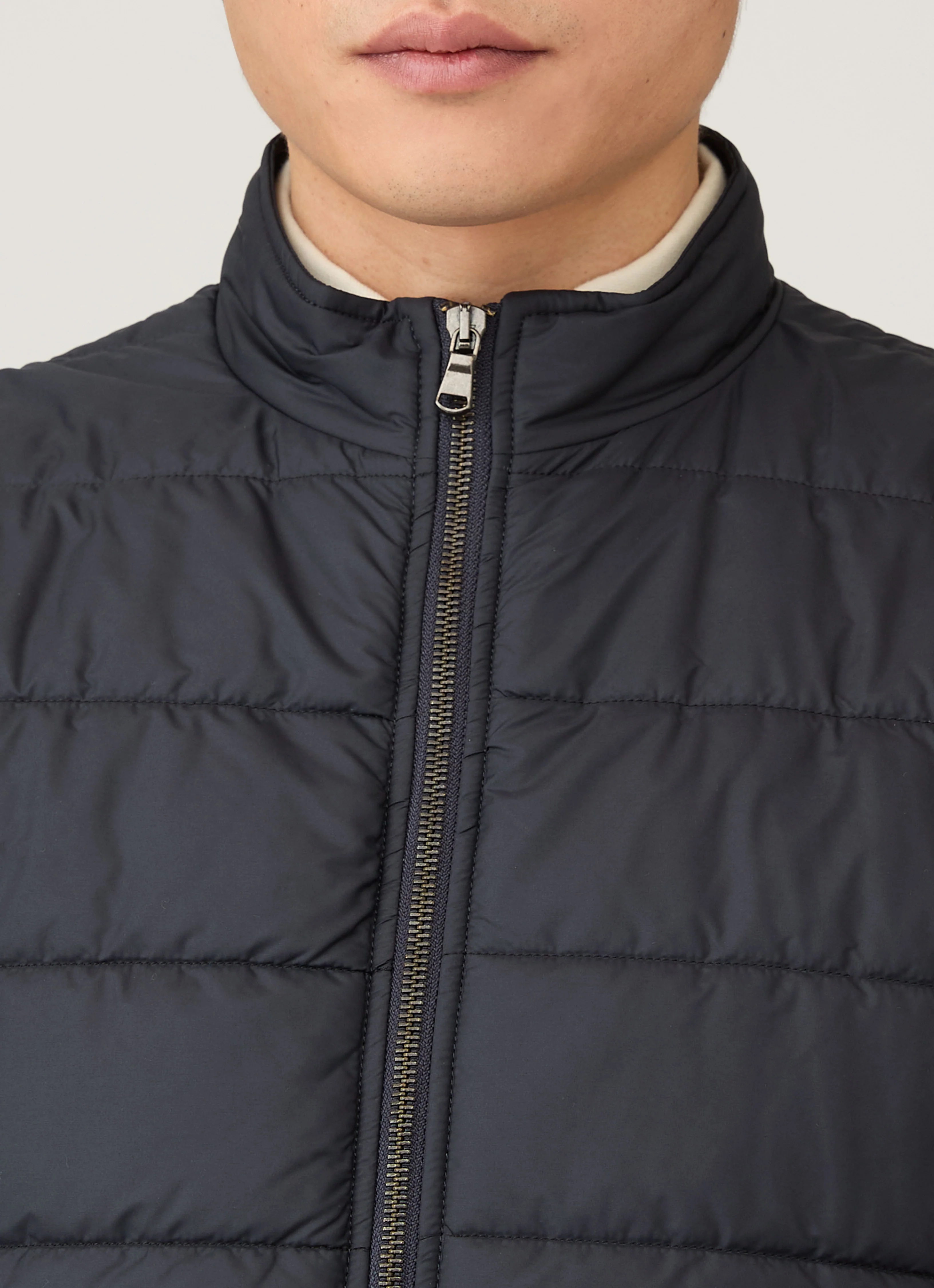 Men's Insulated Gilet in Navy - Image 6