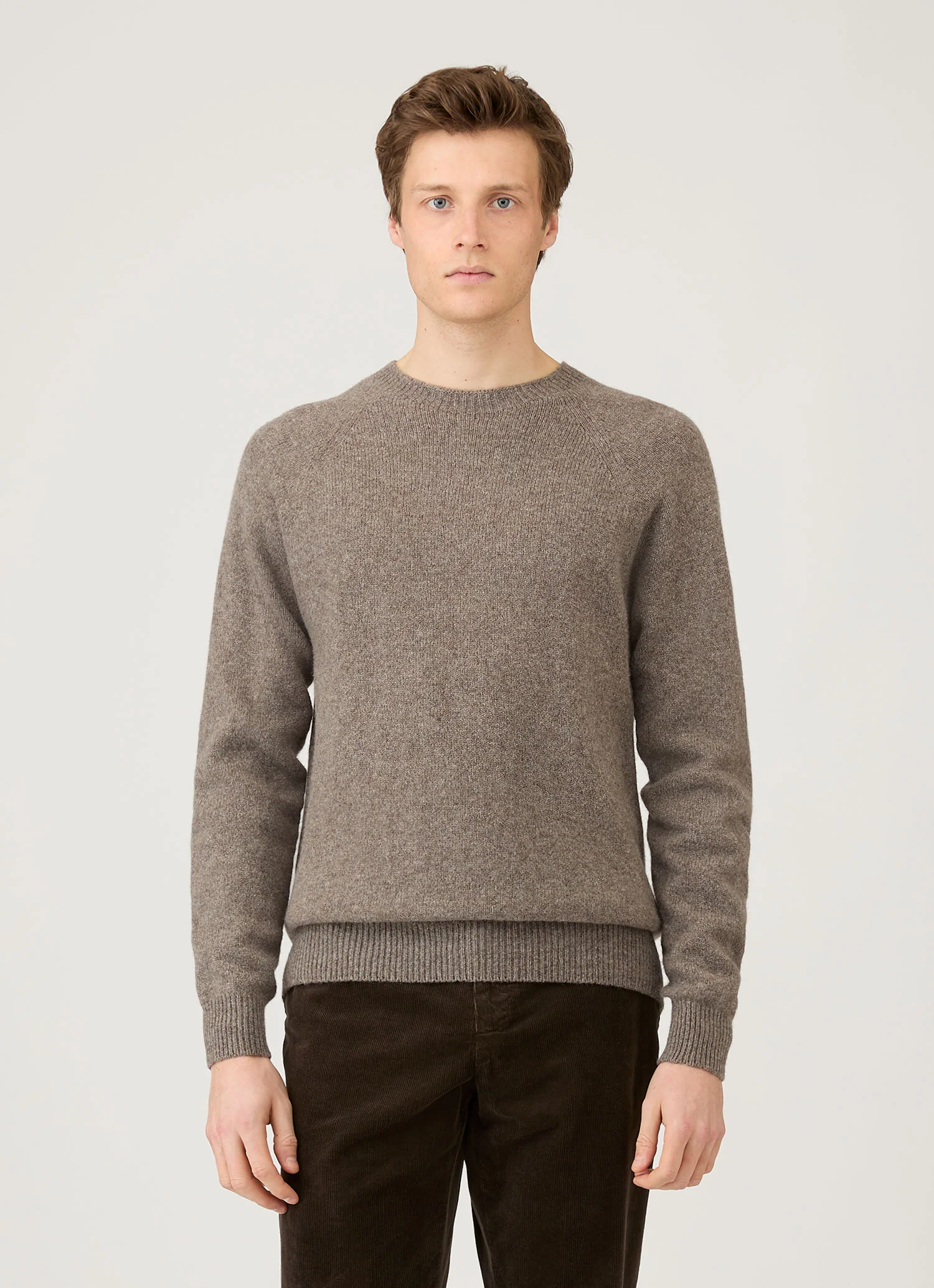 Men's Lambswool Crew Neck Jumper in Bark - Image 2