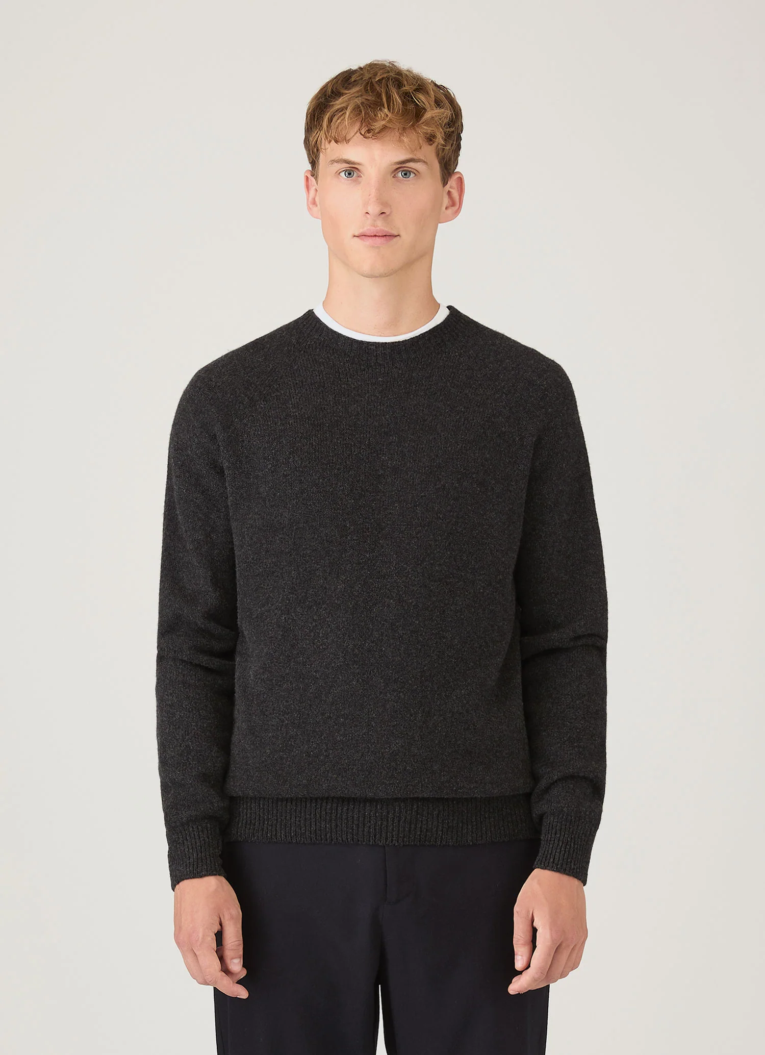 Men's Lambswool Crew Neck Jumper in Charcoal Melange - Image 2