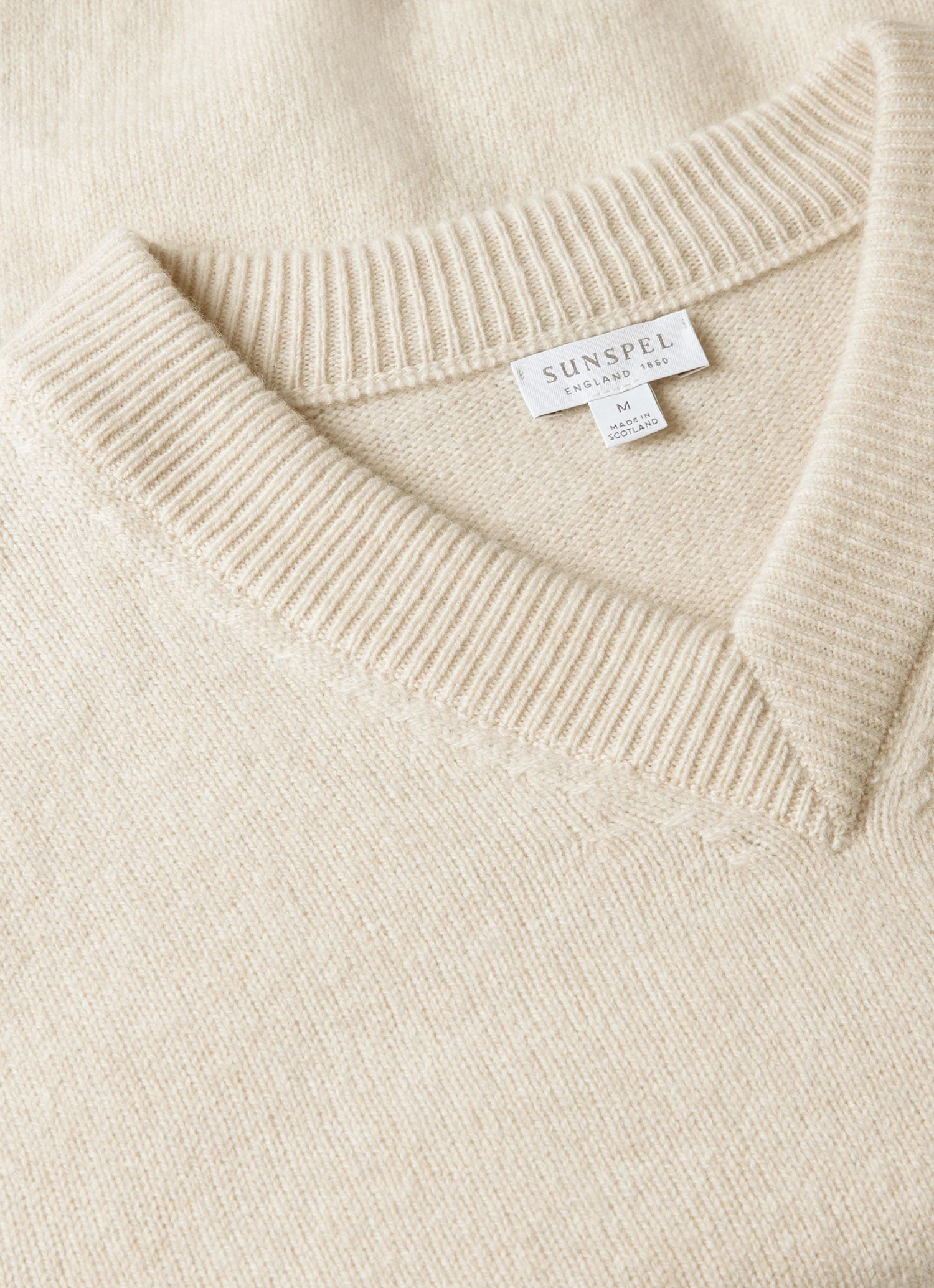Men's Lambswool V-neck Jumper in Oatmeal Melange - Image 4
