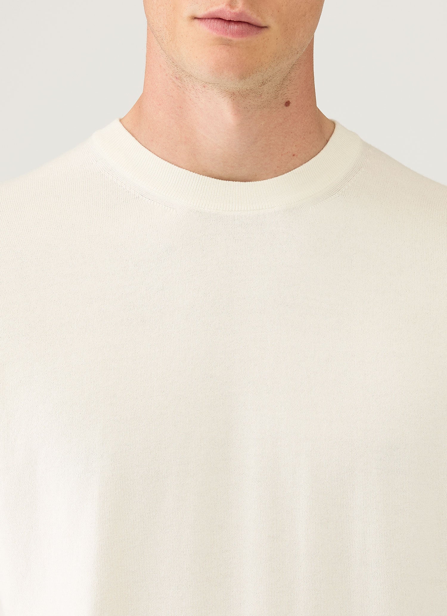 Men's Lightweight Cotton Jumper in Ecru - Image 6