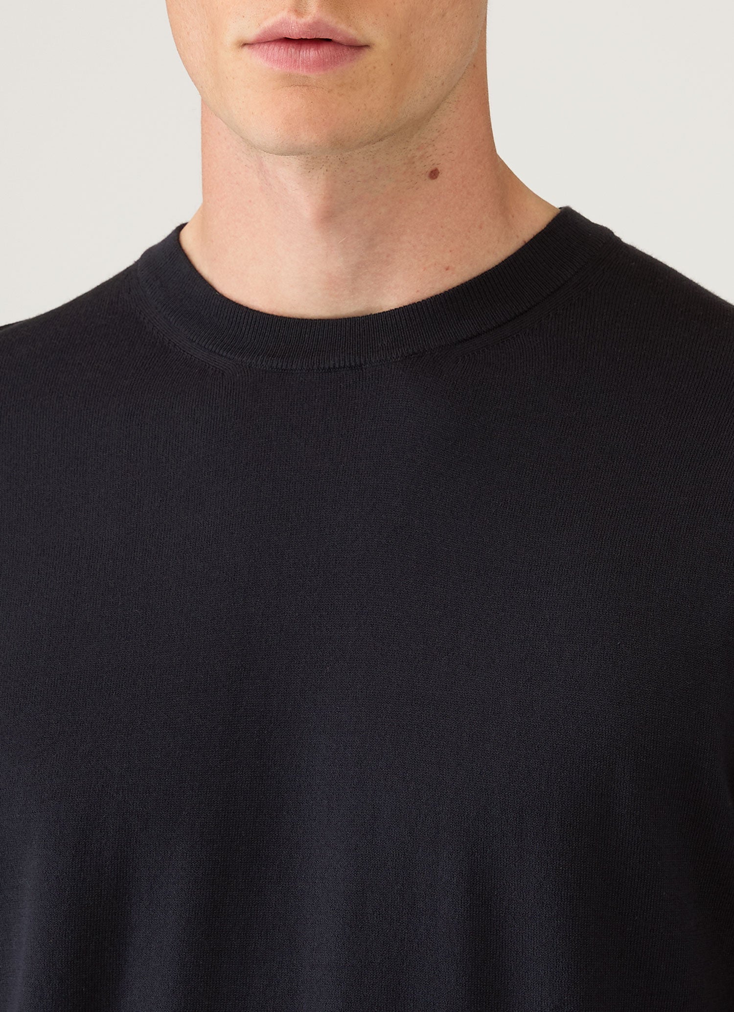 Men's Lightweight Cotton Jumper in Navy - Image 6