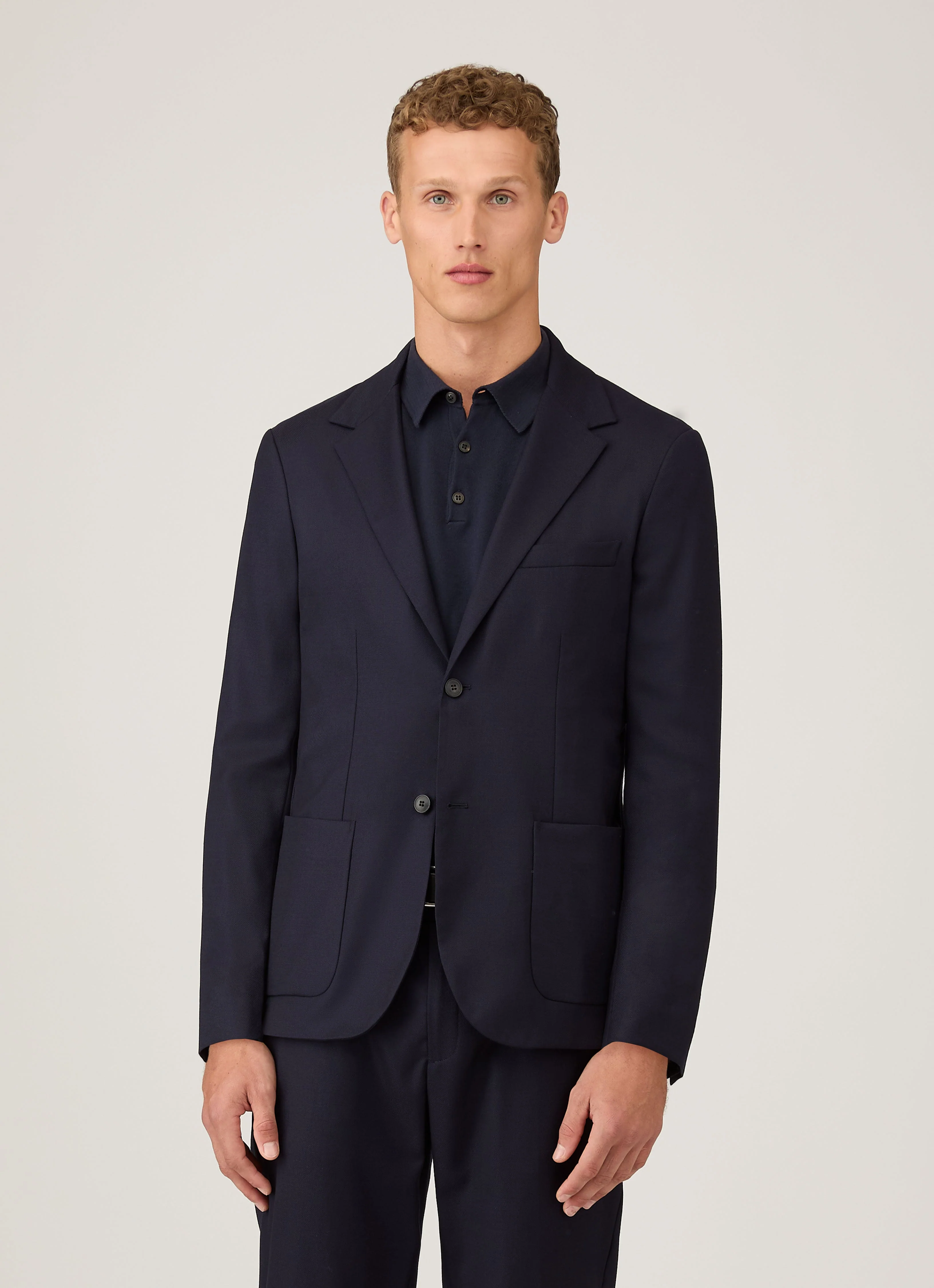 Men's Lightweight Travel Wool Blazer in Navy - Image 2