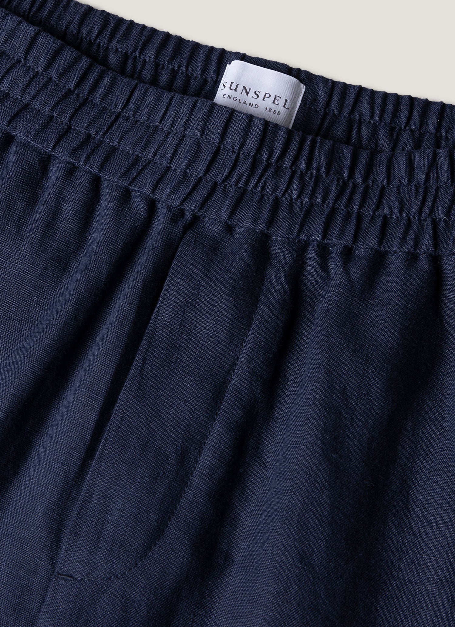 Men's Linen Drawstring Short in Light Navy - Image 4
