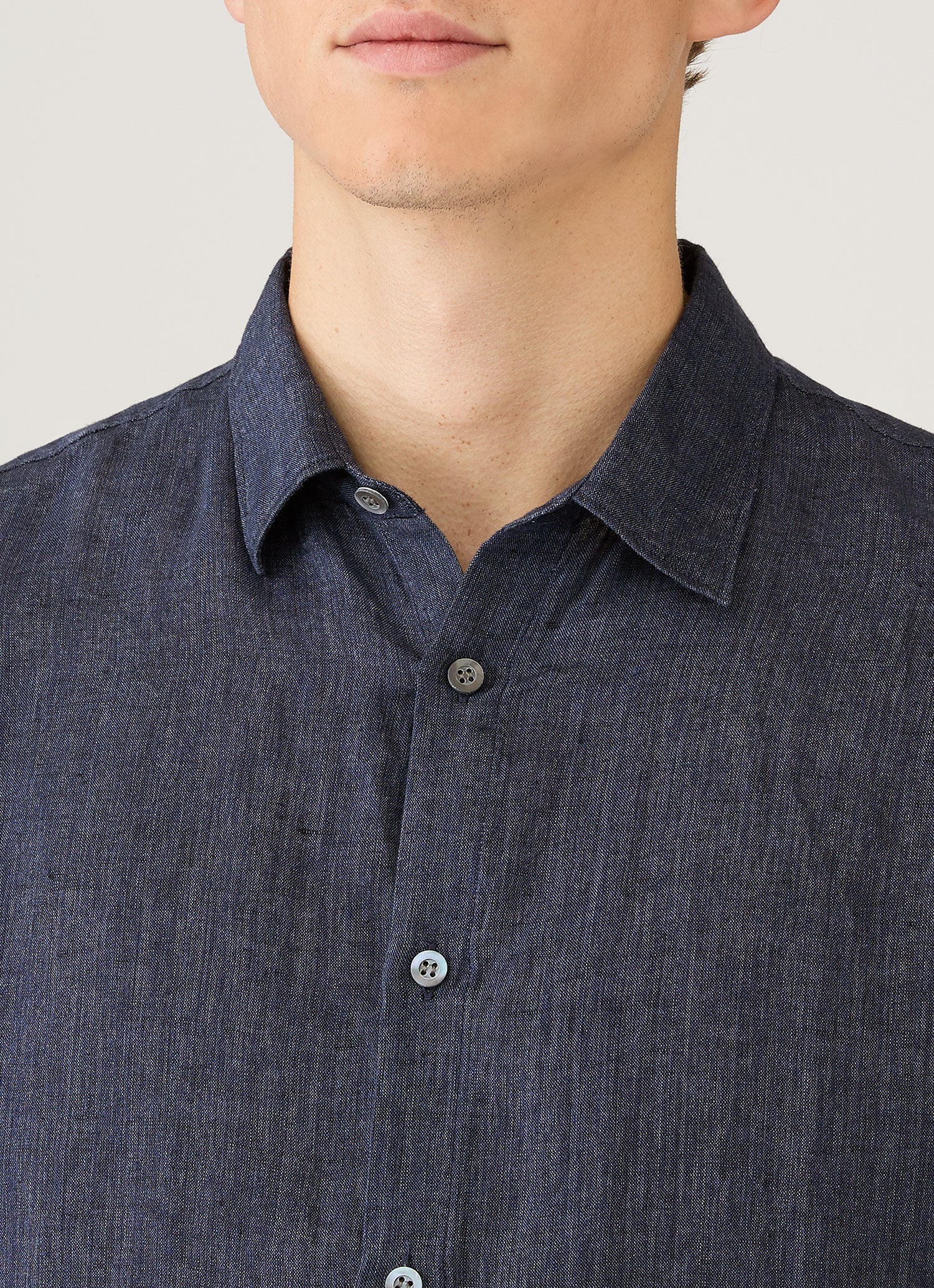Men's Linen Shirt in Navy Melange - Image 6