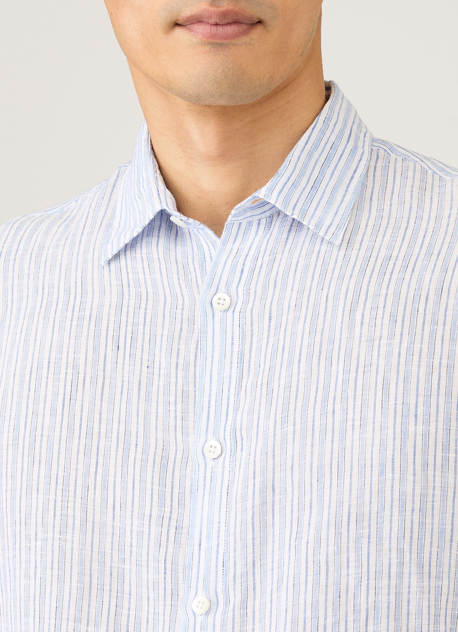 Men's Linen Shirt in Sky Blue/Navy - Image 6