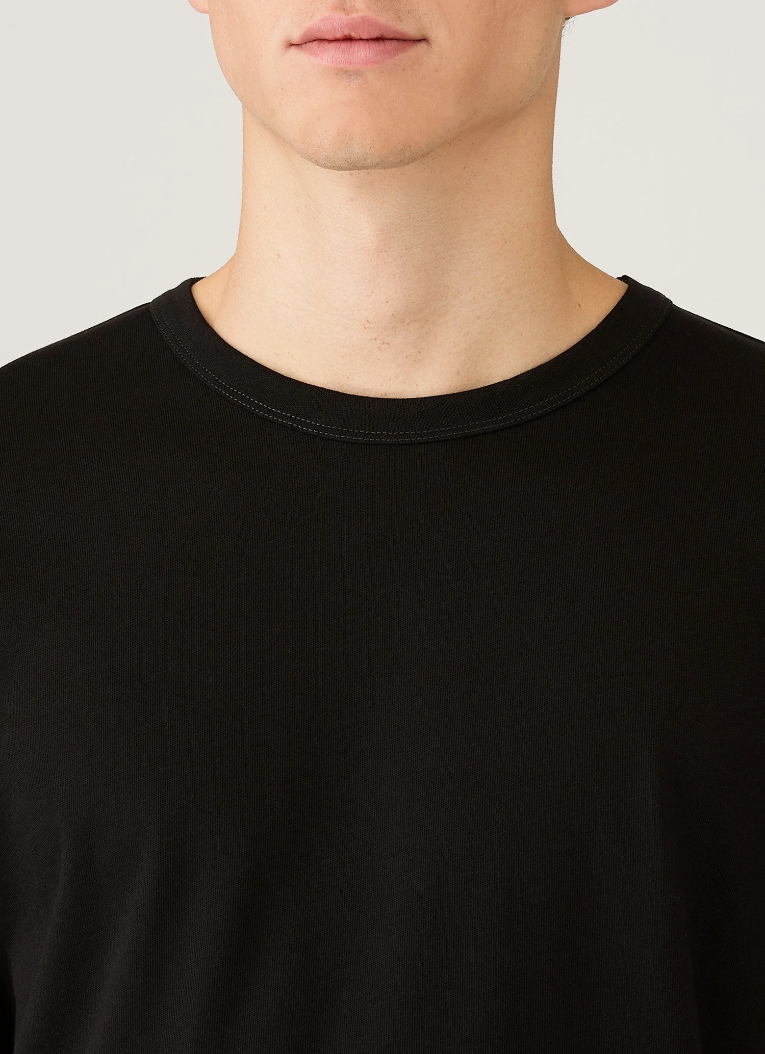 Men's Long Sleeve Heavyweight Jersey T-shirt in Black - Image 6
