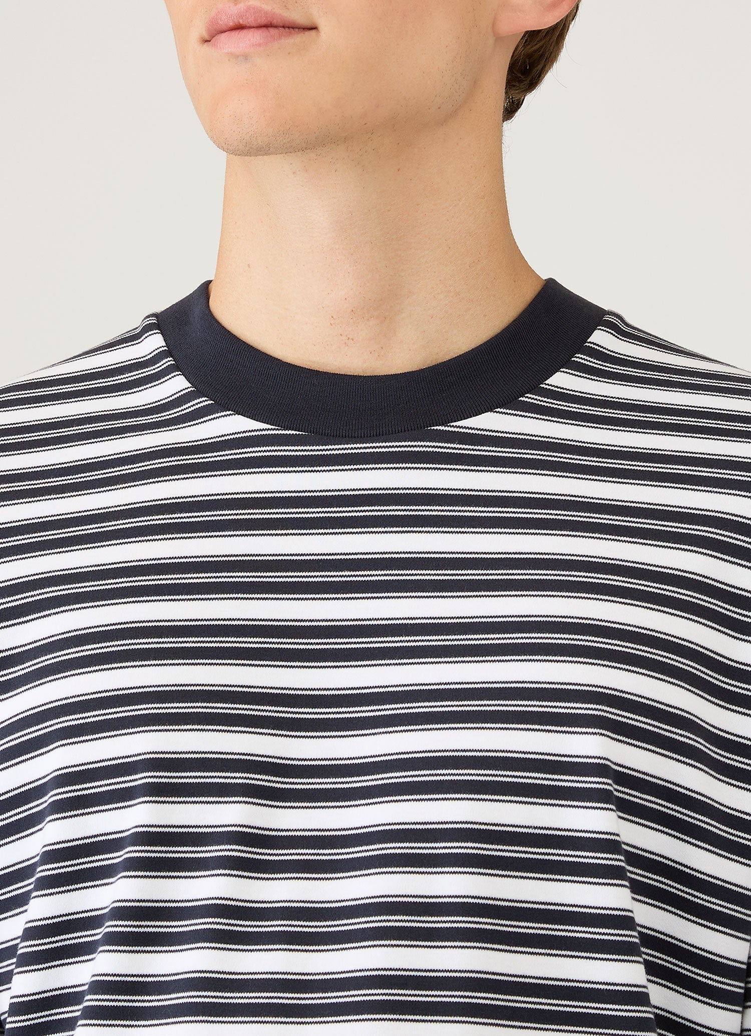 Men's Long Sleeve Heavyweight T-shirt in White/Navy - Image 6