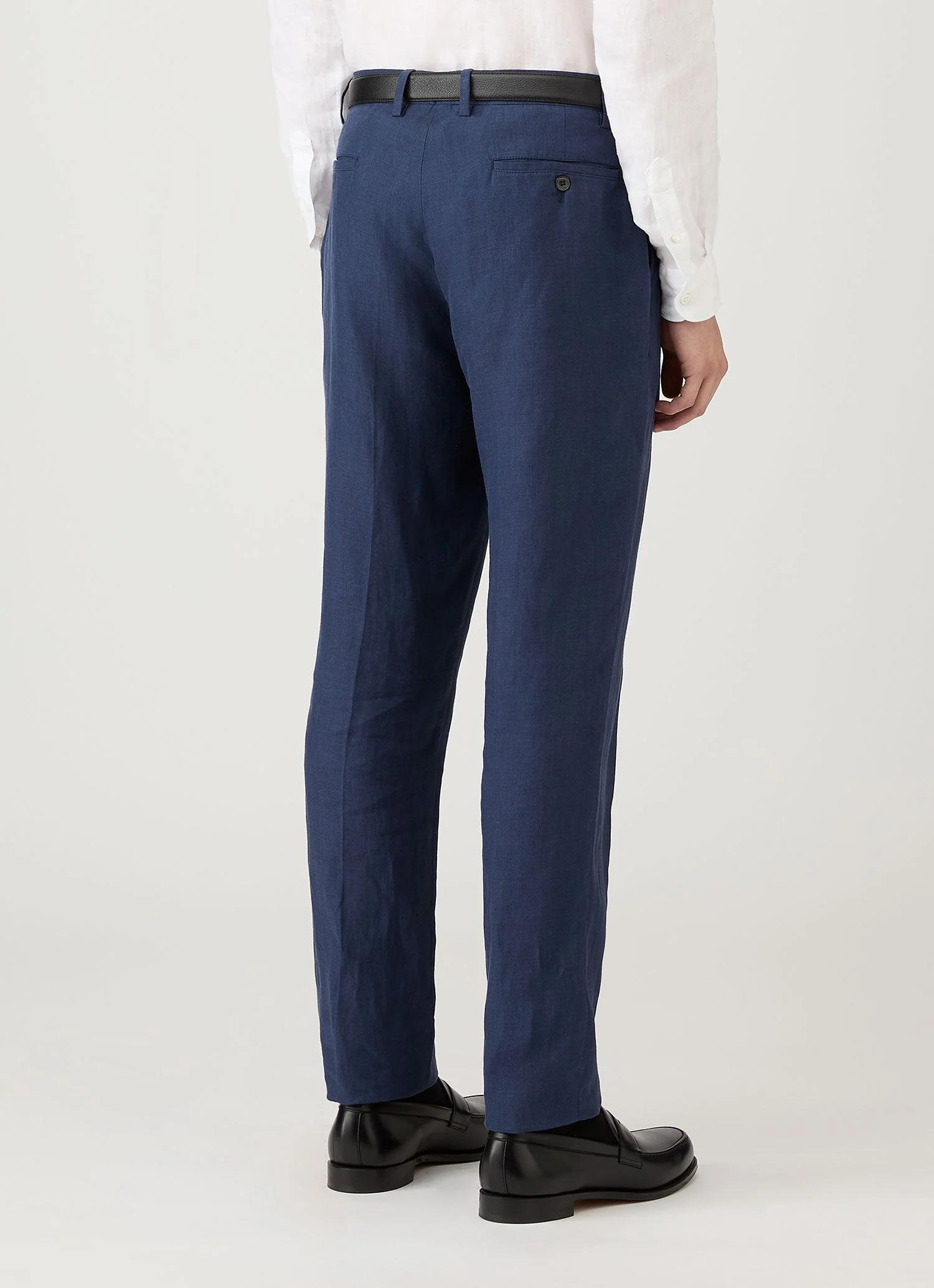 Men's Pleated Linen Trouser in Light Navy - Image 5