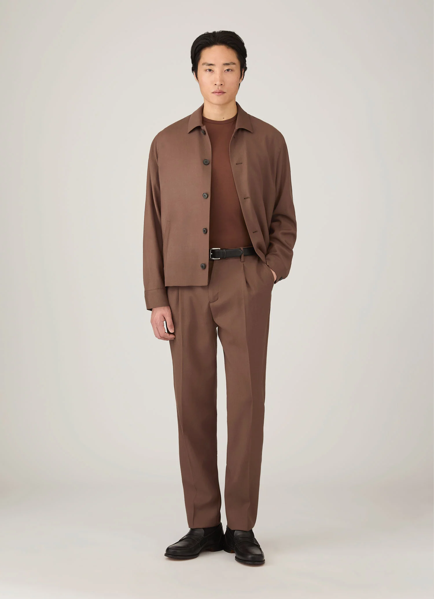 Men's Pleated Wool Twill Trouser in Light Brown - Image 3