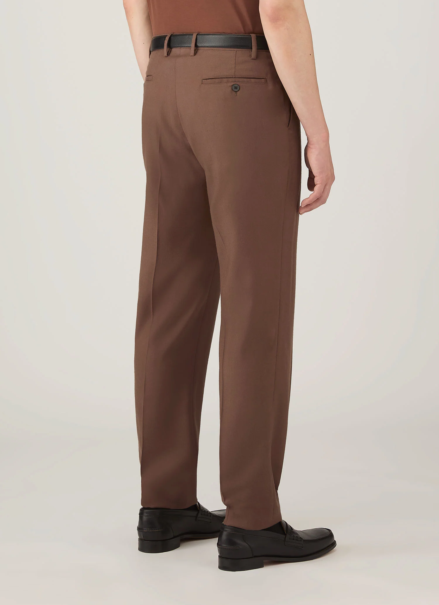 Men's Pleated Wool Twill Trouser in Light Brown - Image 5