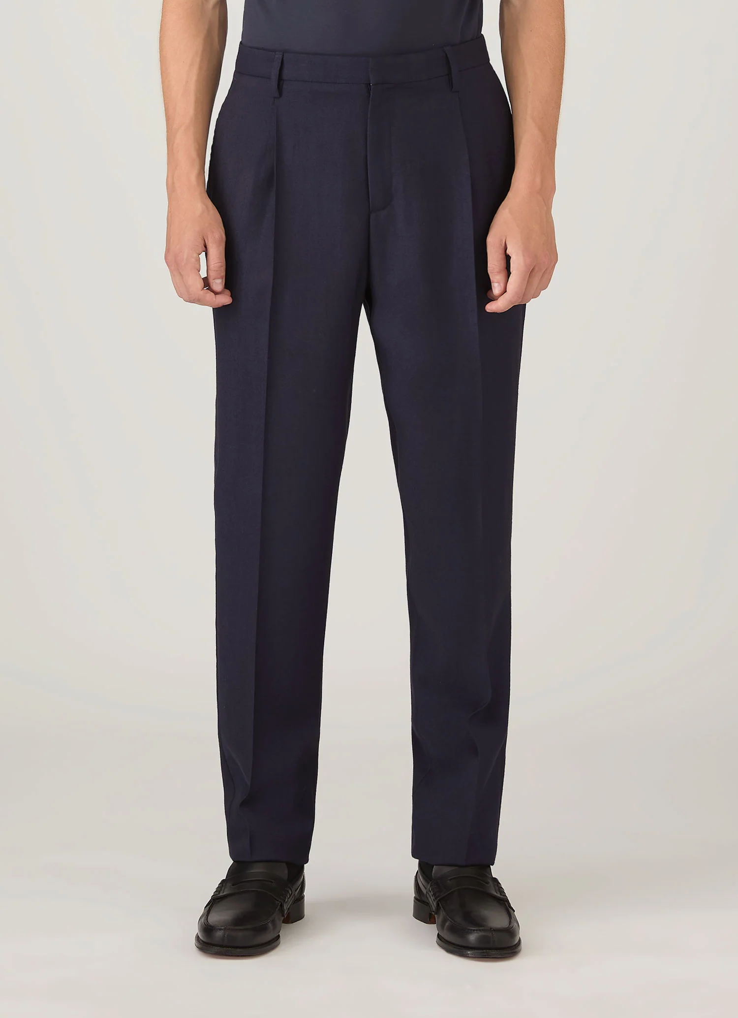 Men's Pleated Wool Twill Trouser in Navy - Image 2