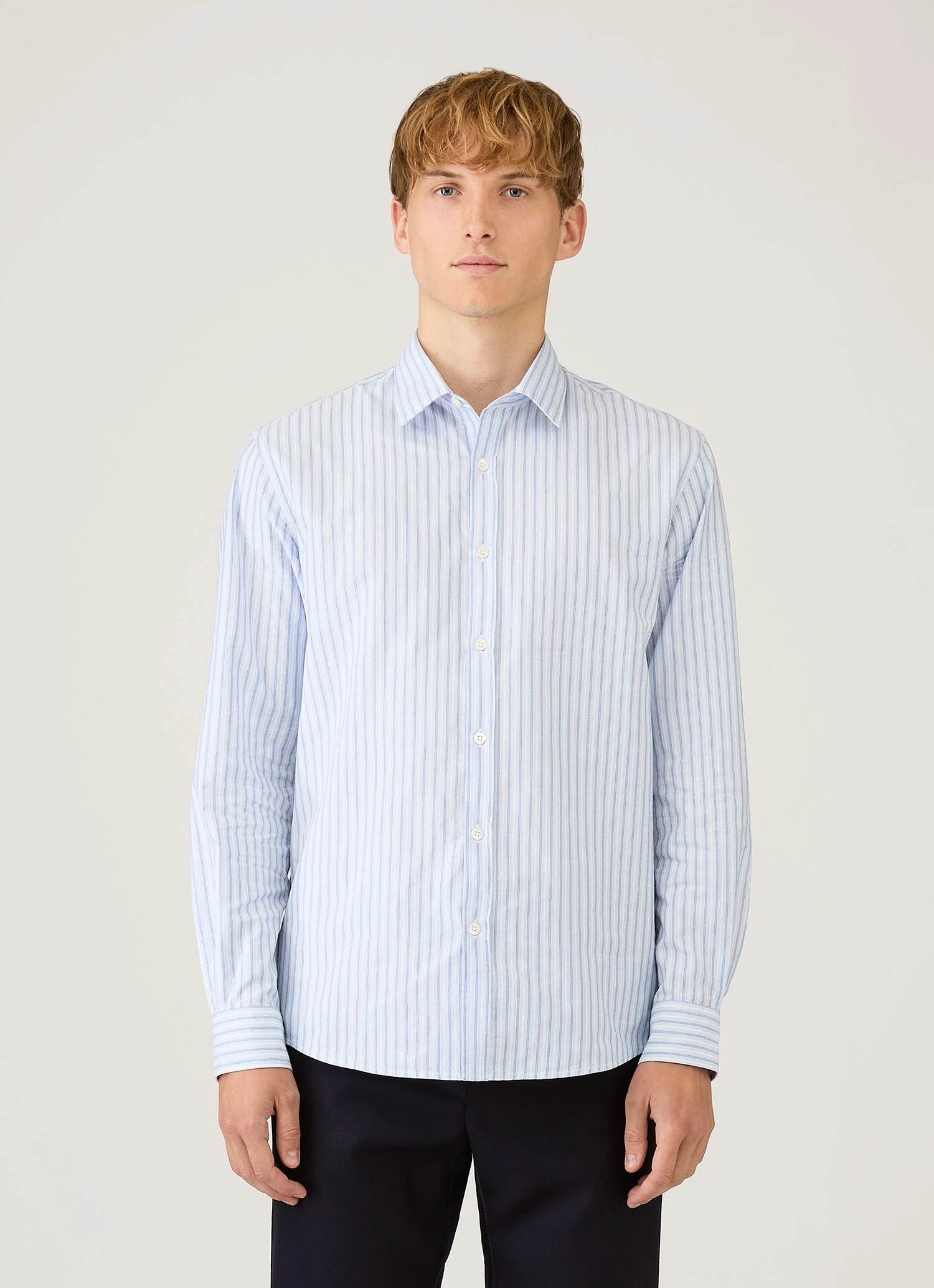 Men's Poplin Shirt in Sky Blue/White/Navy - Image 2