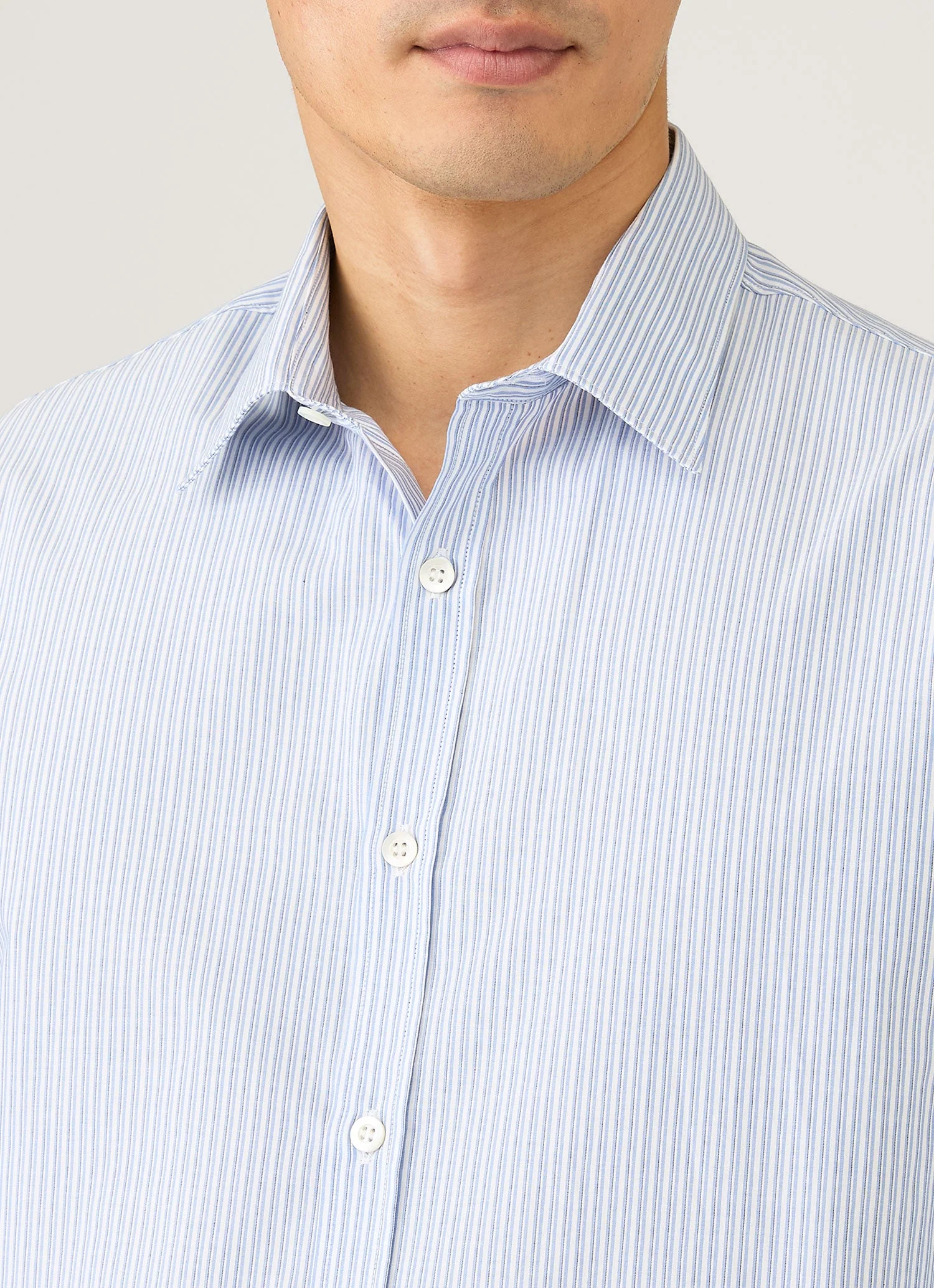 Men's Poplin Shirt in White/Blue/Navy - Image 6