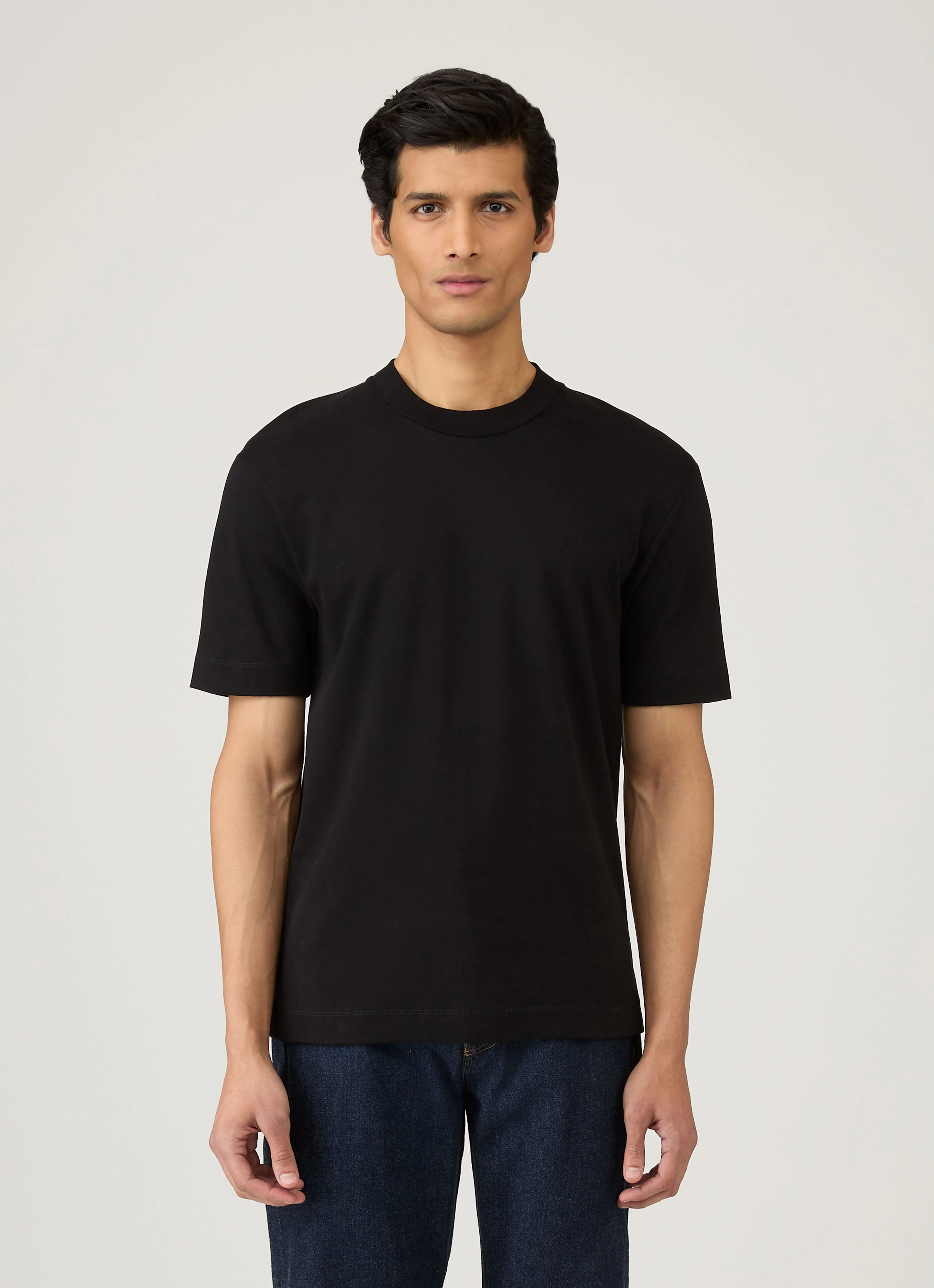 Men's Relaxed Fit Heavyweight T-shirt in Black - Image 2