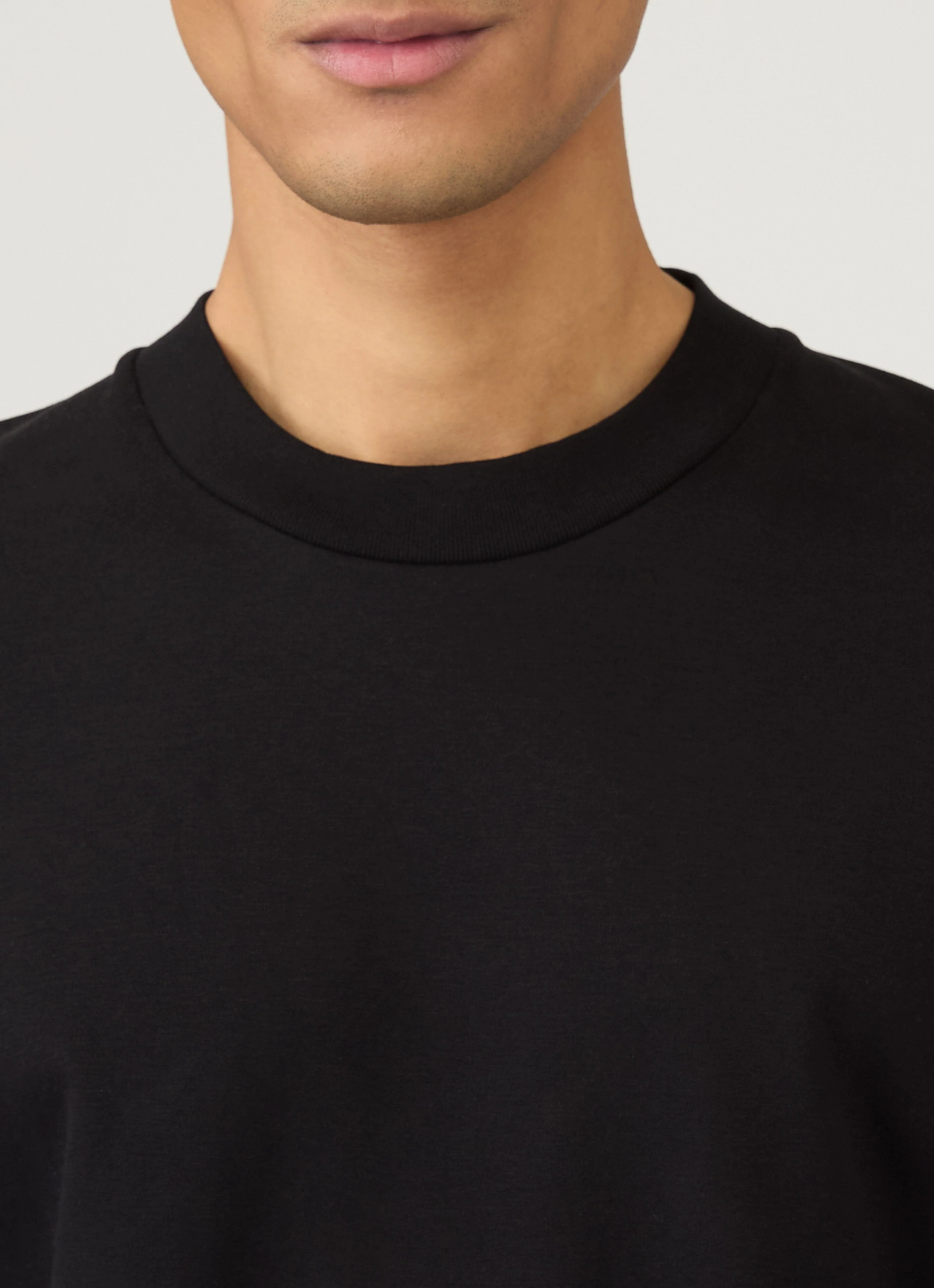 Men's Relaxed Fit Heavyweight T-shirt in Black - Image 6