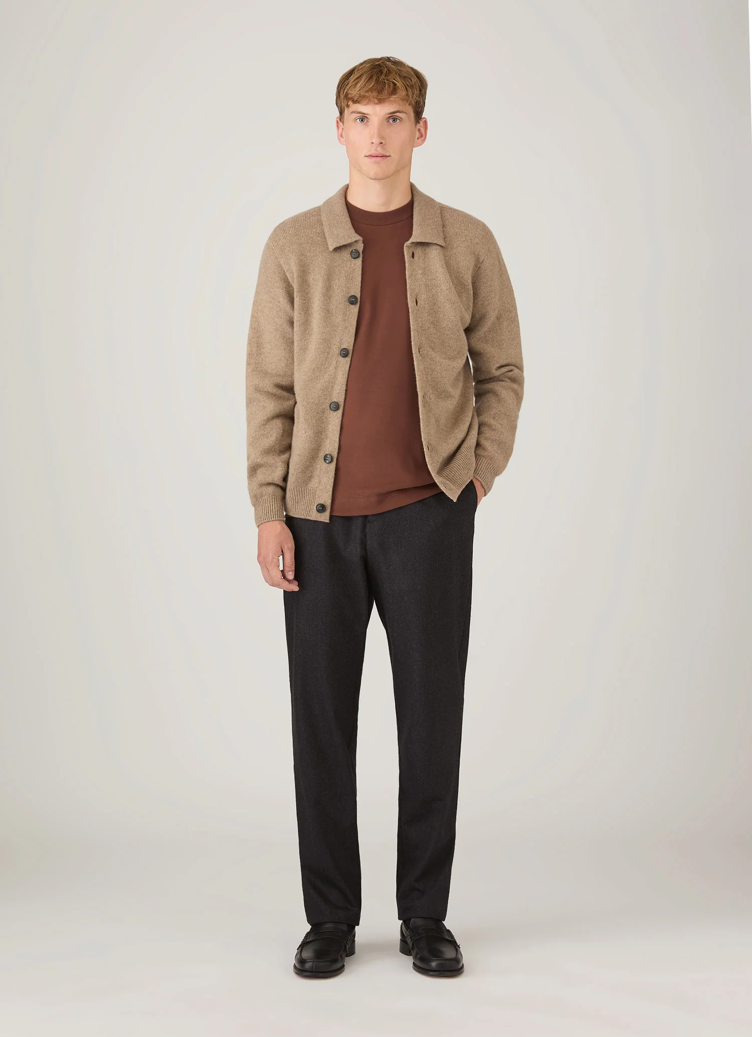 Men's Relaxed Fit Heavyweight T-shirt in Conker Brown - Image 3