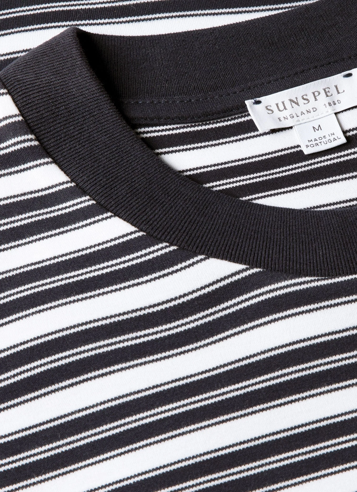 Men's Relaxed Fit Heavyweight T-shirt in White/Navy - Image 4