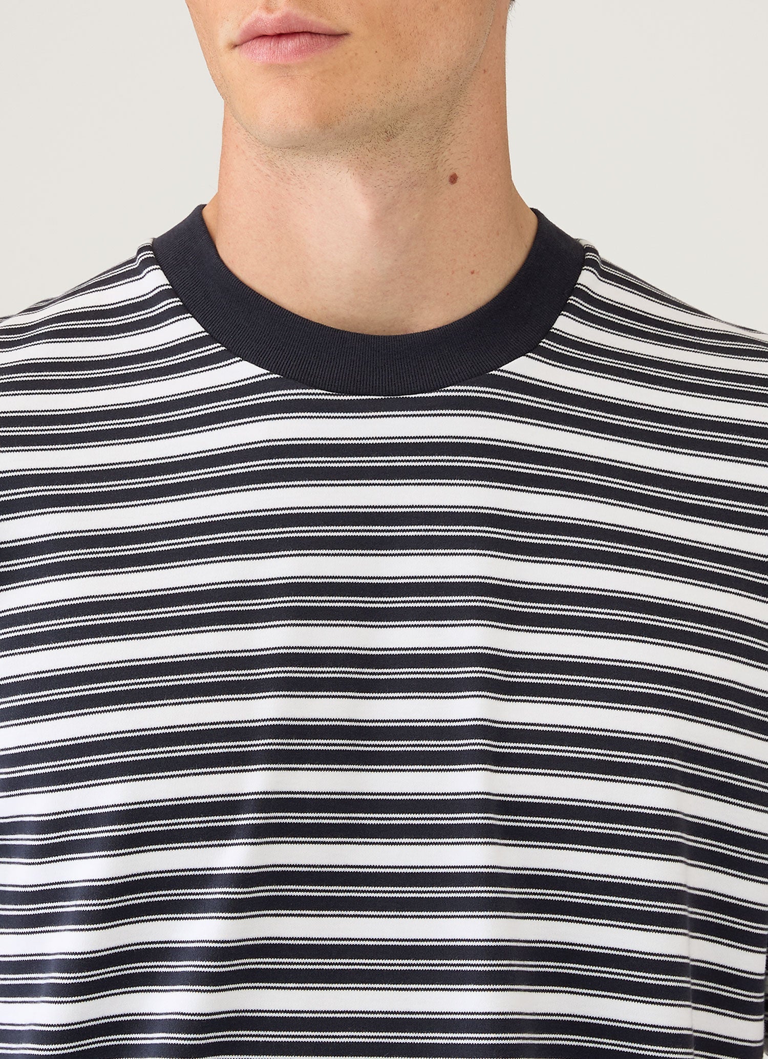 Men's Relaxed Fit Heavyweight T-shirt in White/Navy - Image 6