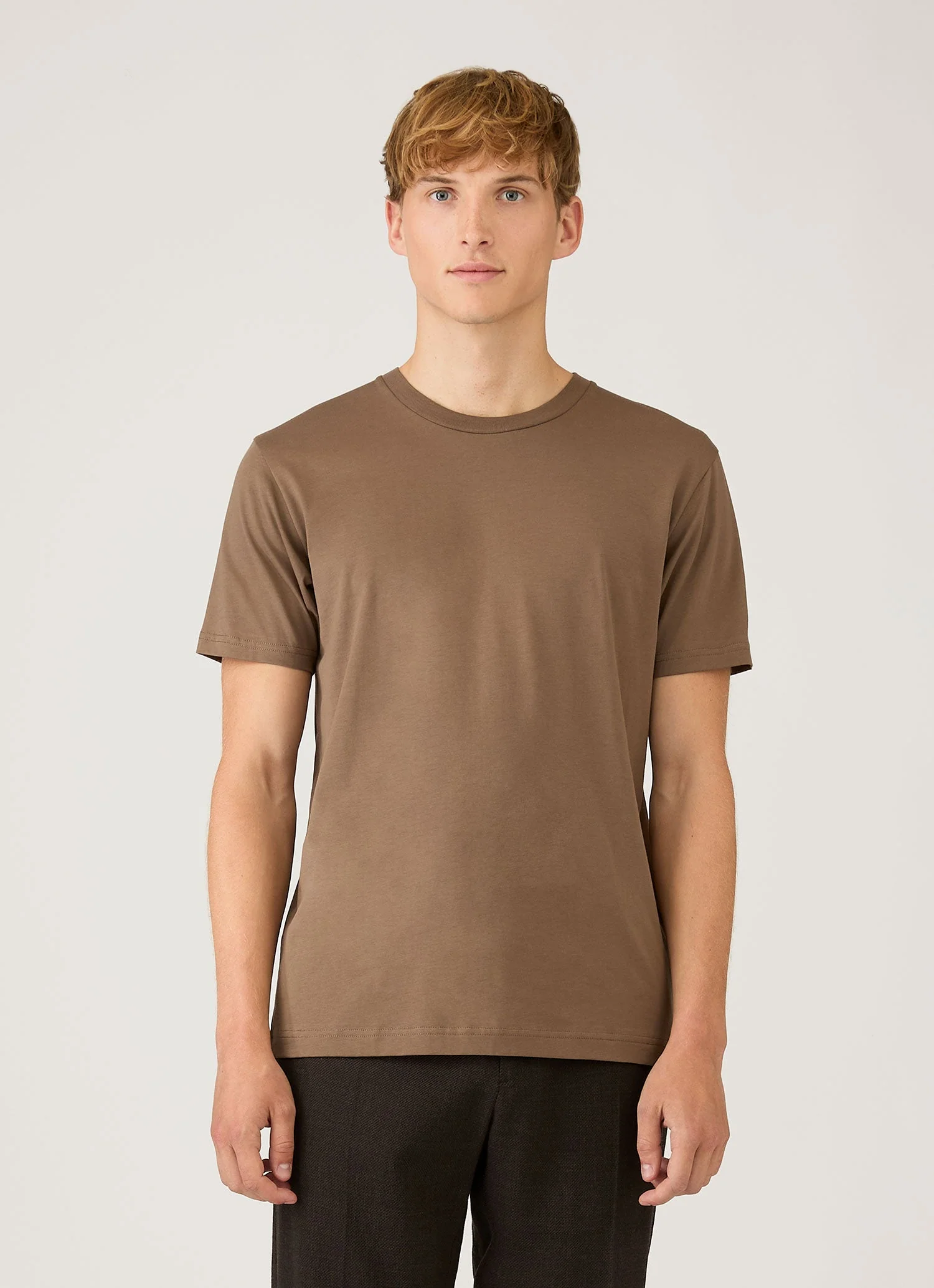 Men's Riviera Midweight T-shirt in Dark Cedar - Image 2