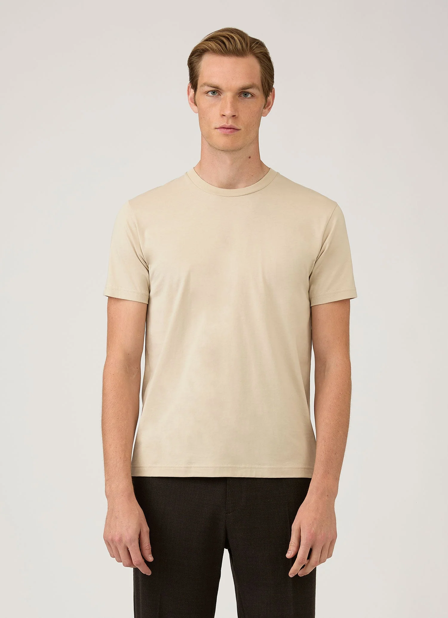 Men's Riviera Midweight T-shirt in Hazelwood - Image 2