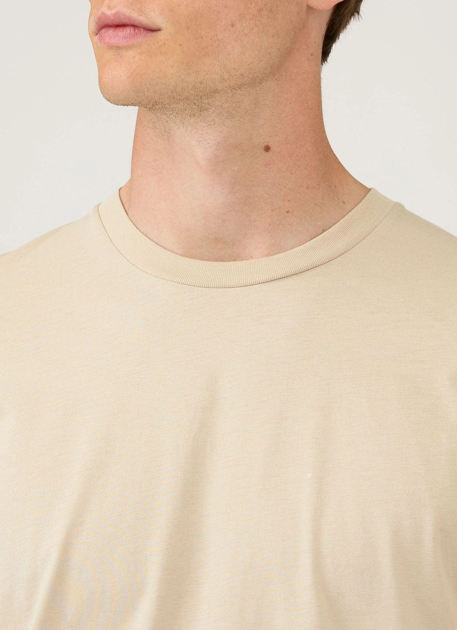 Men's Riviera Midweight T-shirt in Hazelwood - Image 6