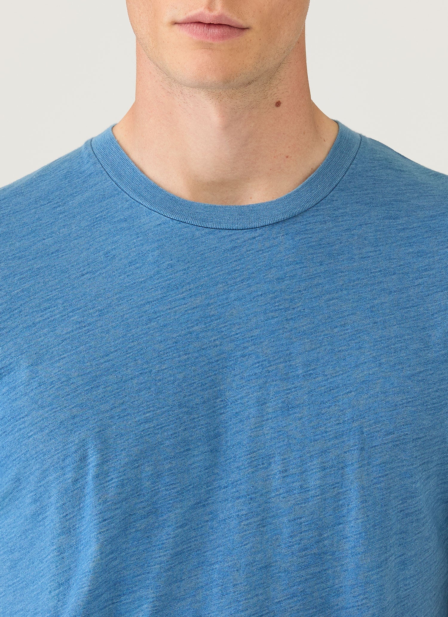 Men's Riviera Midweight T-shirt in Mid Indigo Wash - Image 6