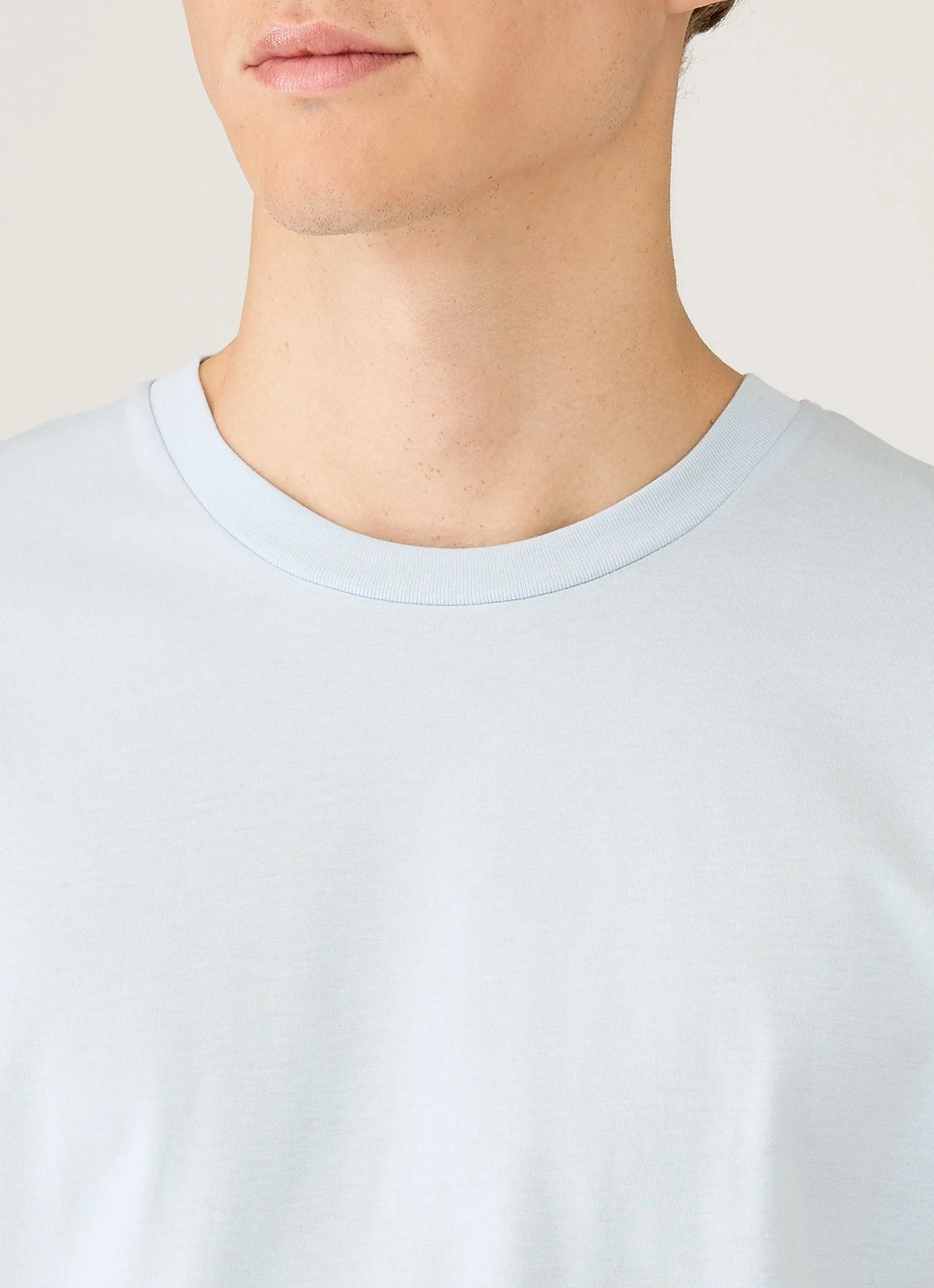 Men's Riviera Midweight T-shirt in Pastel Blue - Image 6