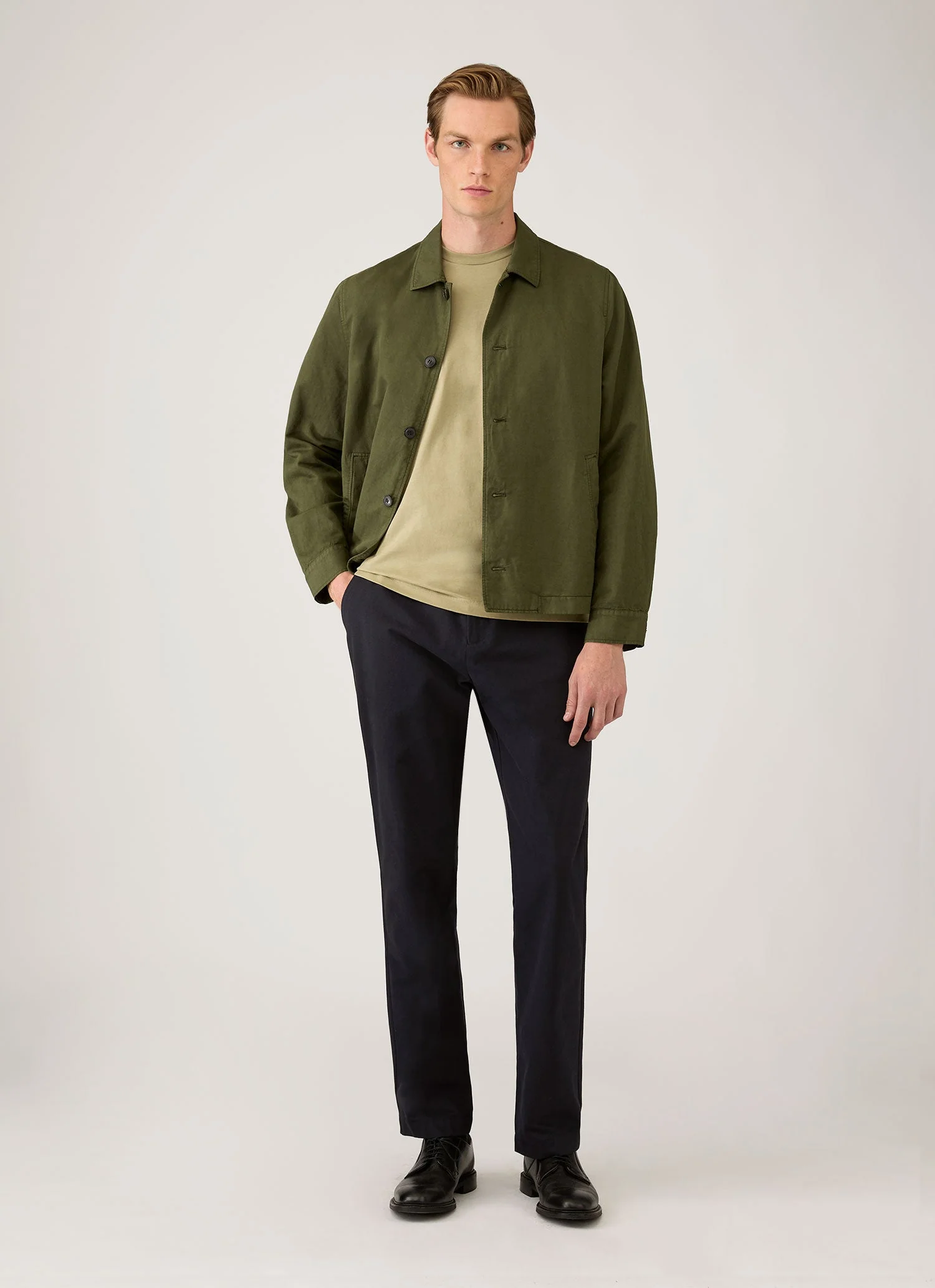 Men's Riviera Midweight T-shirt in Pistachio - Image 3