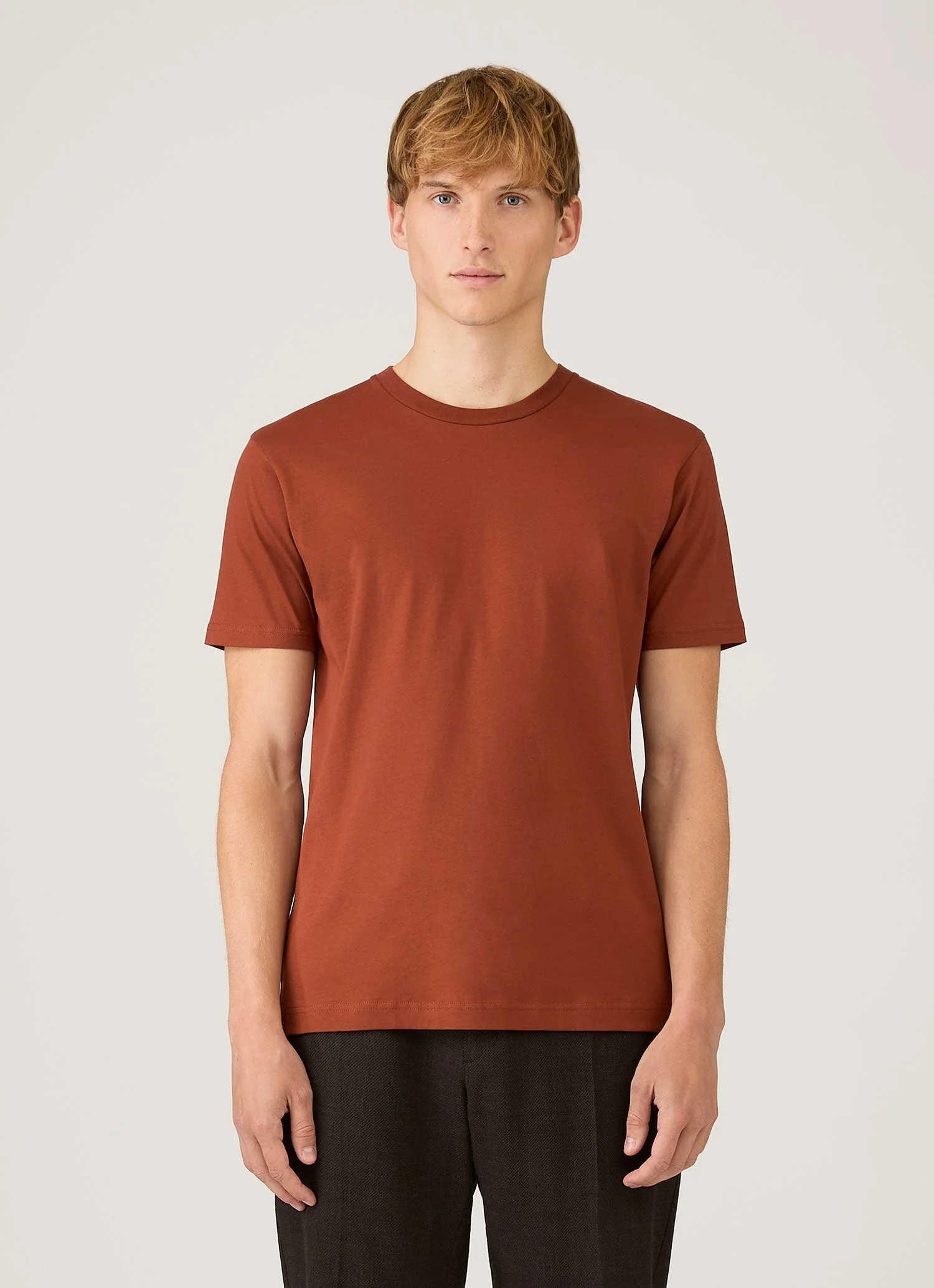 Men's Riviera Midweight T-shirt in Rust - Image 2